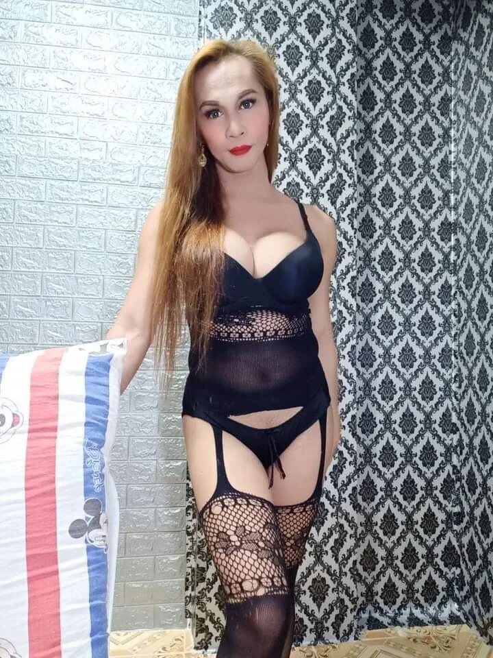 Mistress-OF-All_Lily
