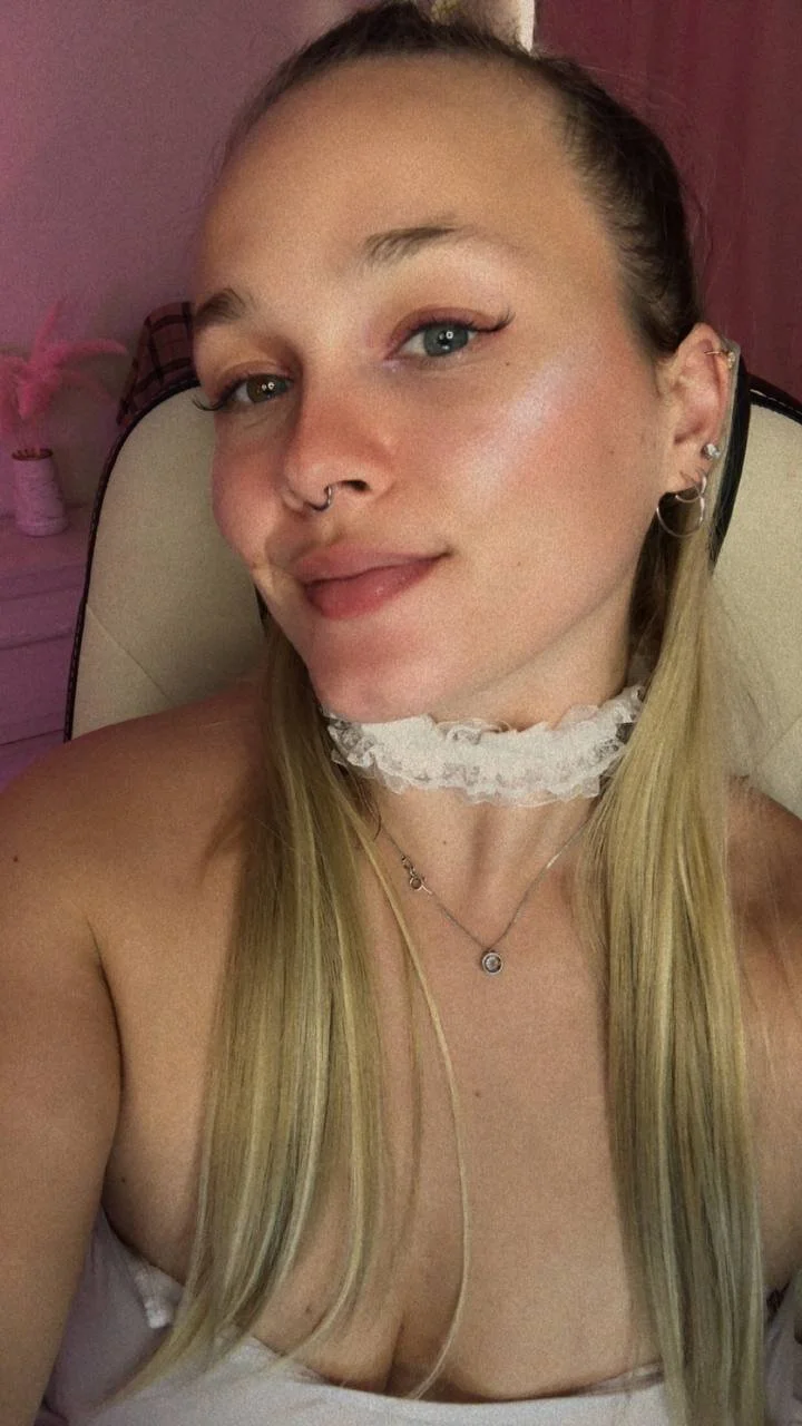 XXX Porn Photo of Nude evilla_brill 12