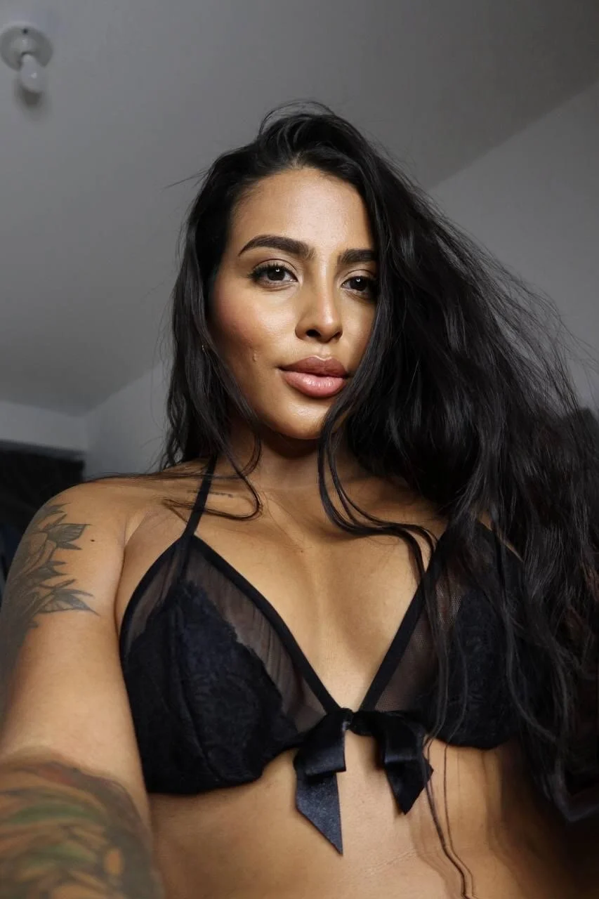XXX Porn Photo of Nude genesissara 1