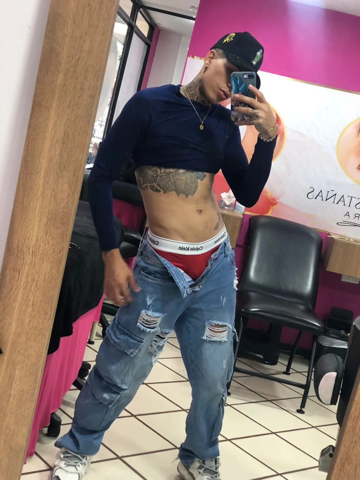 XXX Porn Photo of Nude ArohomLester 4