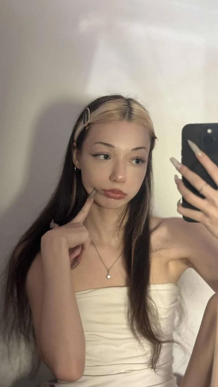 XXX Porn Photo of Nude KiraGlam 1