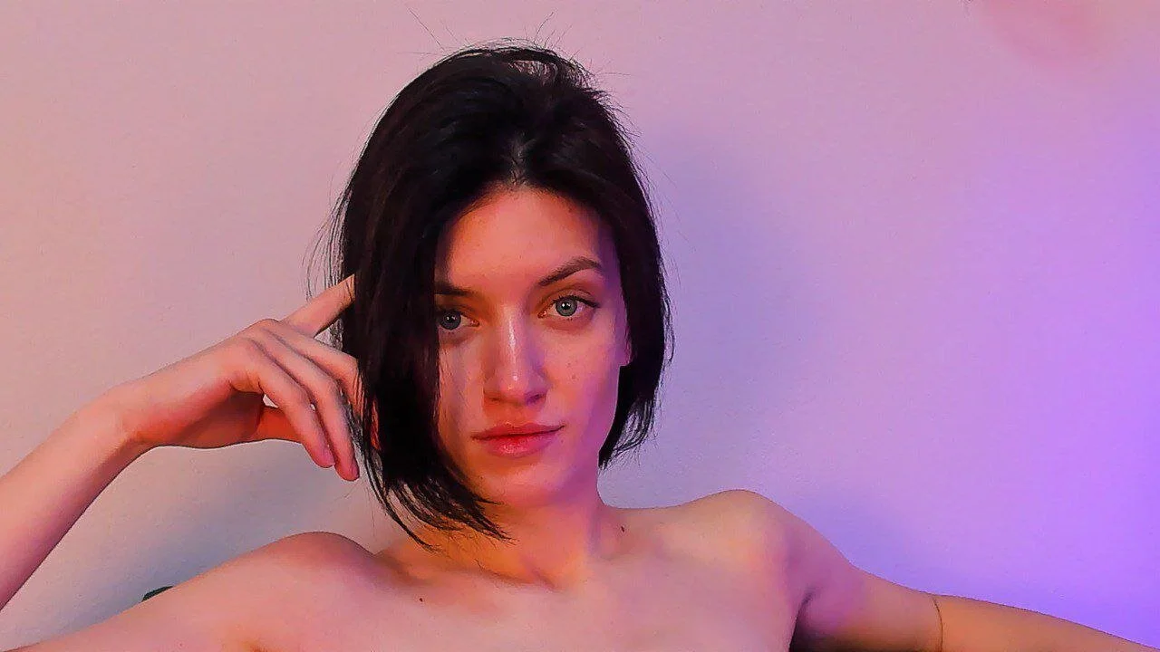 XXX Porn Photo of Nude roxy_riot_ 2