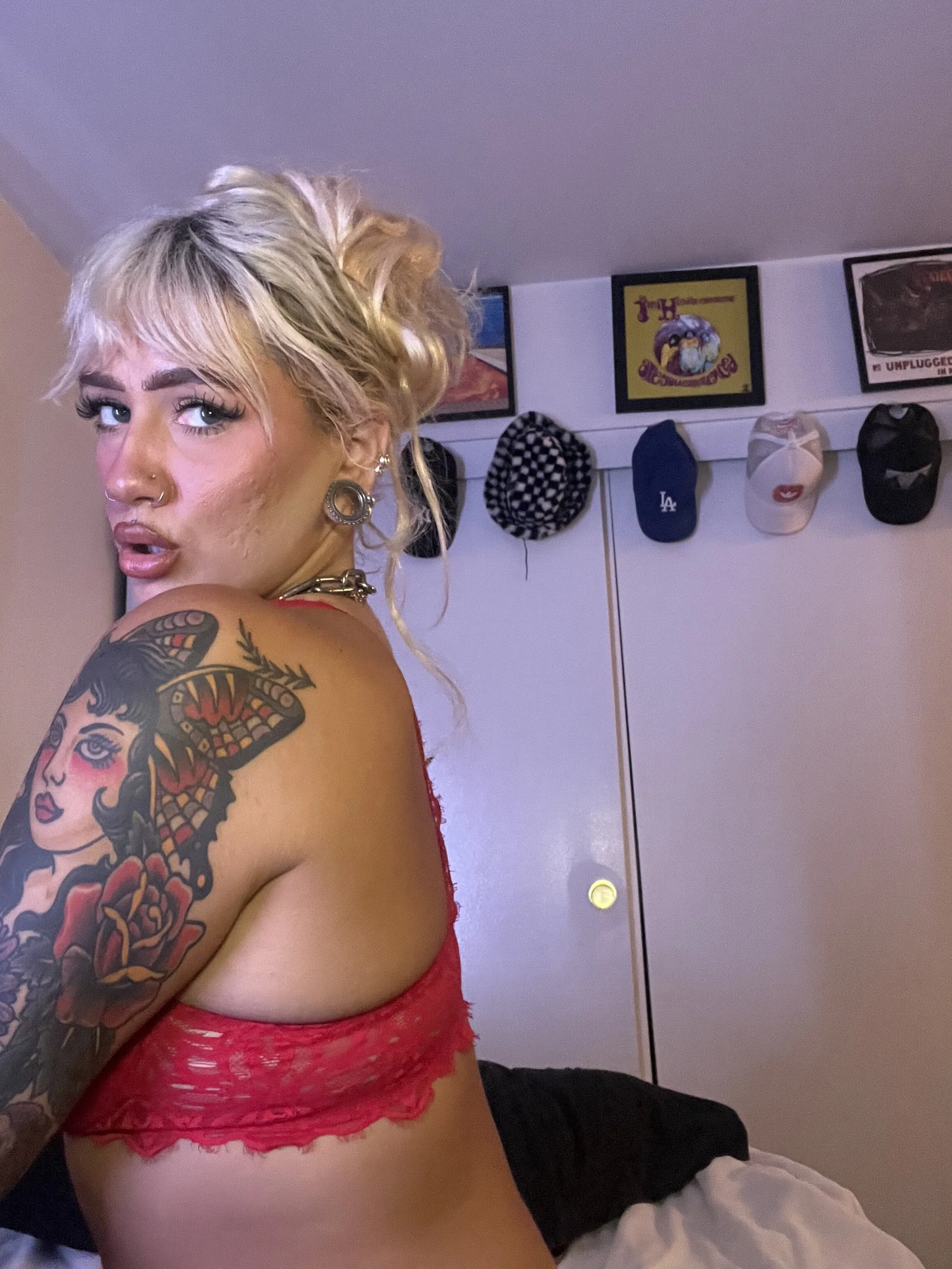 XXX Porn Photo of Nude BettyBadNews 11