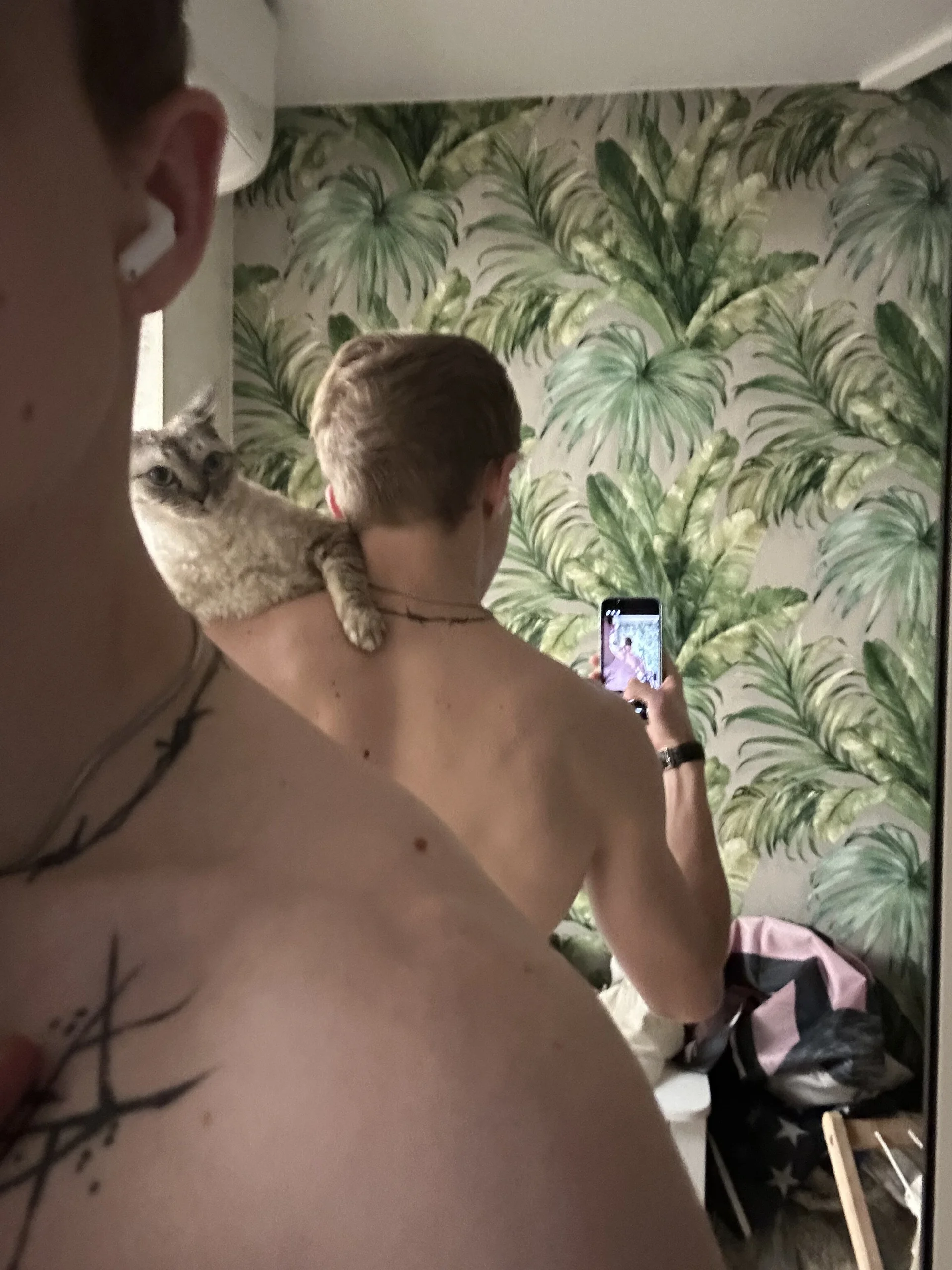 XXX Porn Photo of Nude TalkingHead_0_ 4