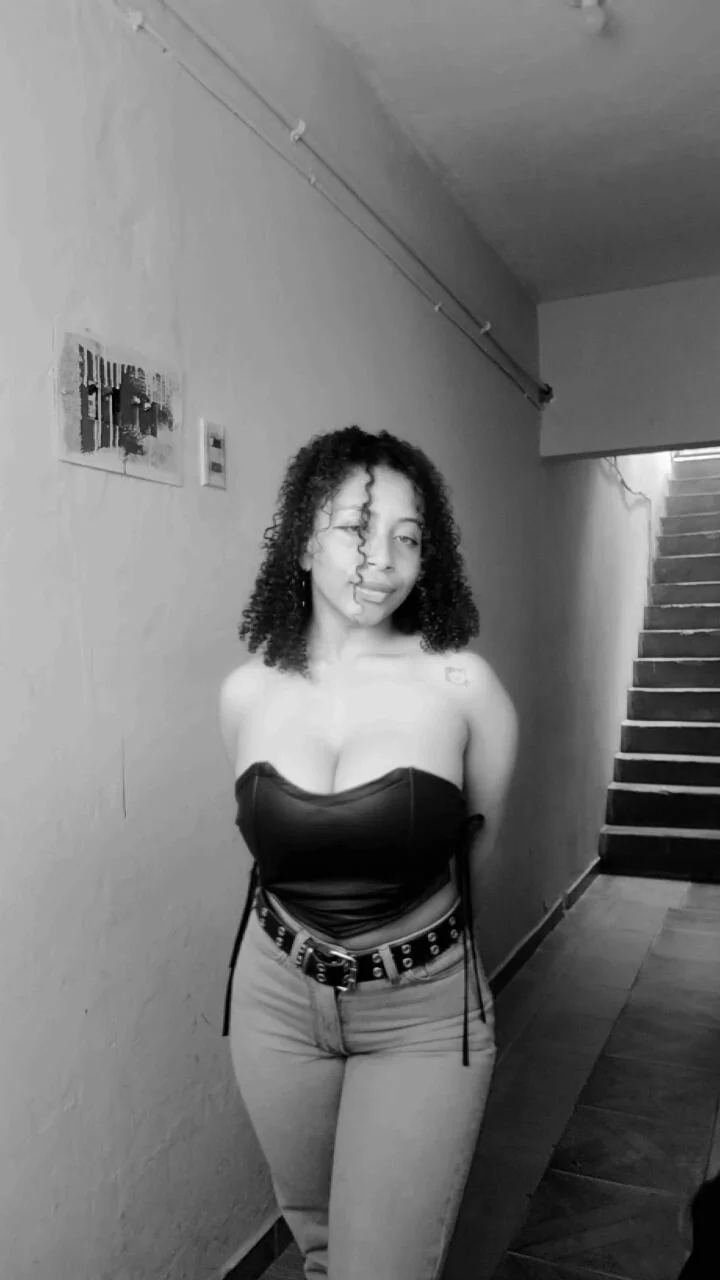 XXX Porn Photo of Nude Gabriiielaa_jhoones_ 1