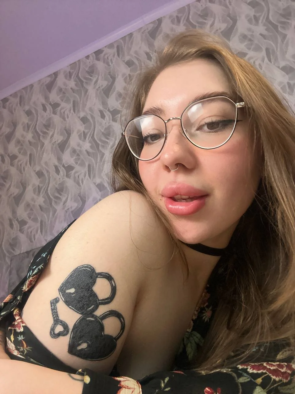XXX Porn Photo of Nude iampiggygirl_ 5