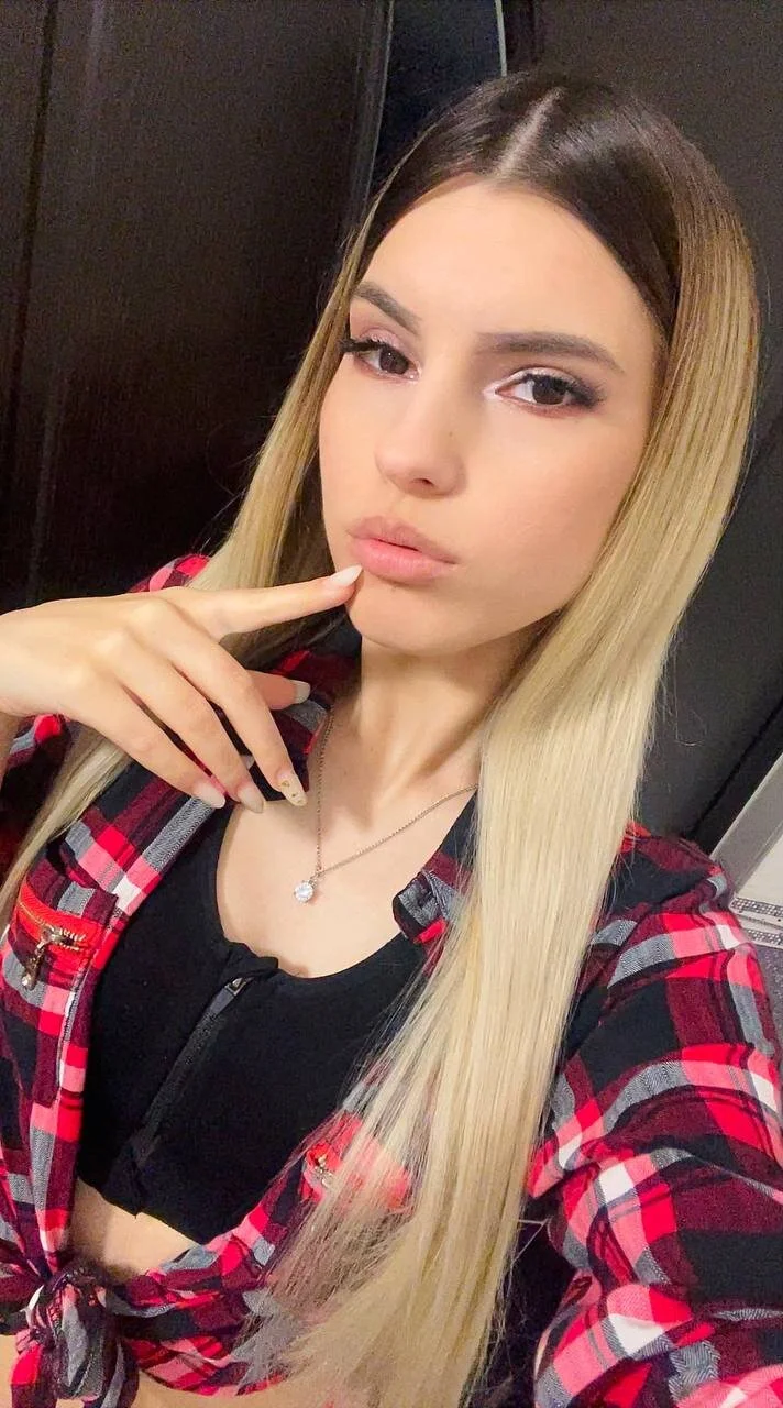 XXX Porn Photo of Nude LauraineMisti 3