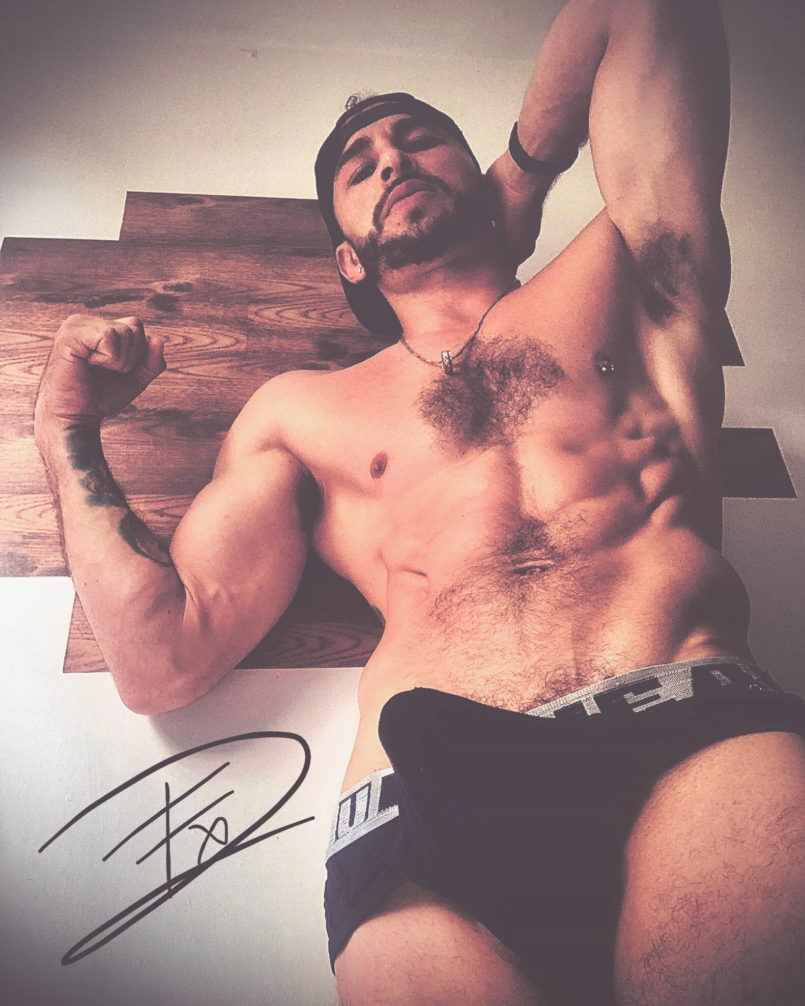 XXX Porn Photo of Nude damn_fox 41