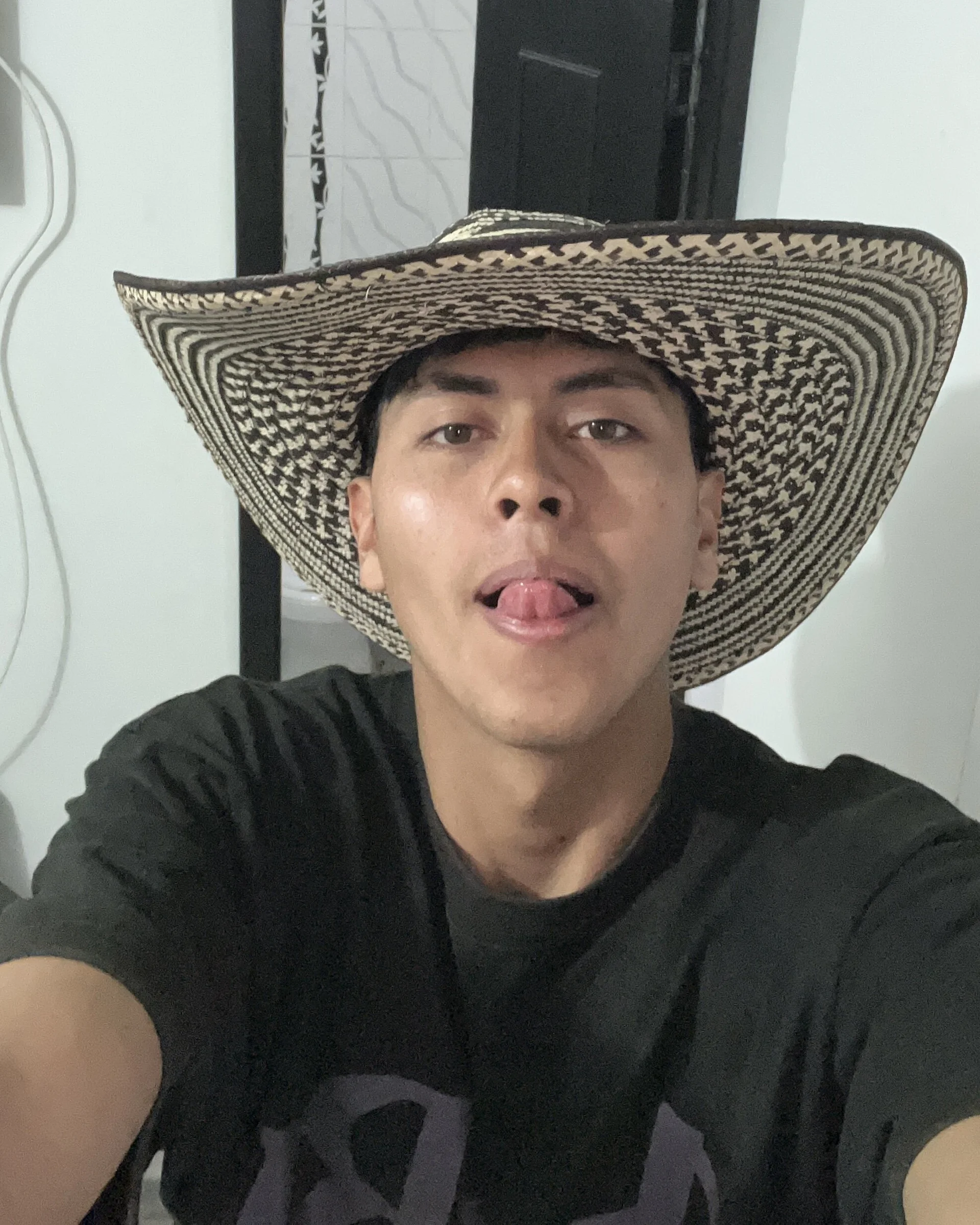 XXX Porn Photo of Nude Miguel_960 3