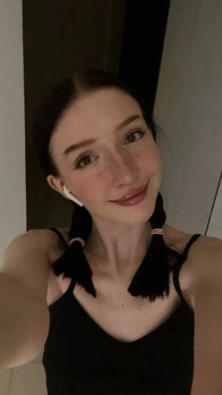 XXX Porn Photo of Nude Awwwrora 1