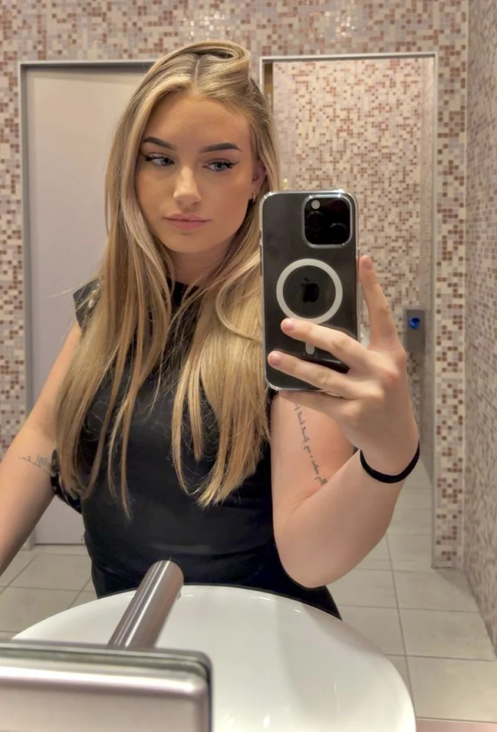 XXX Porn Photo of Nude jade_live 2