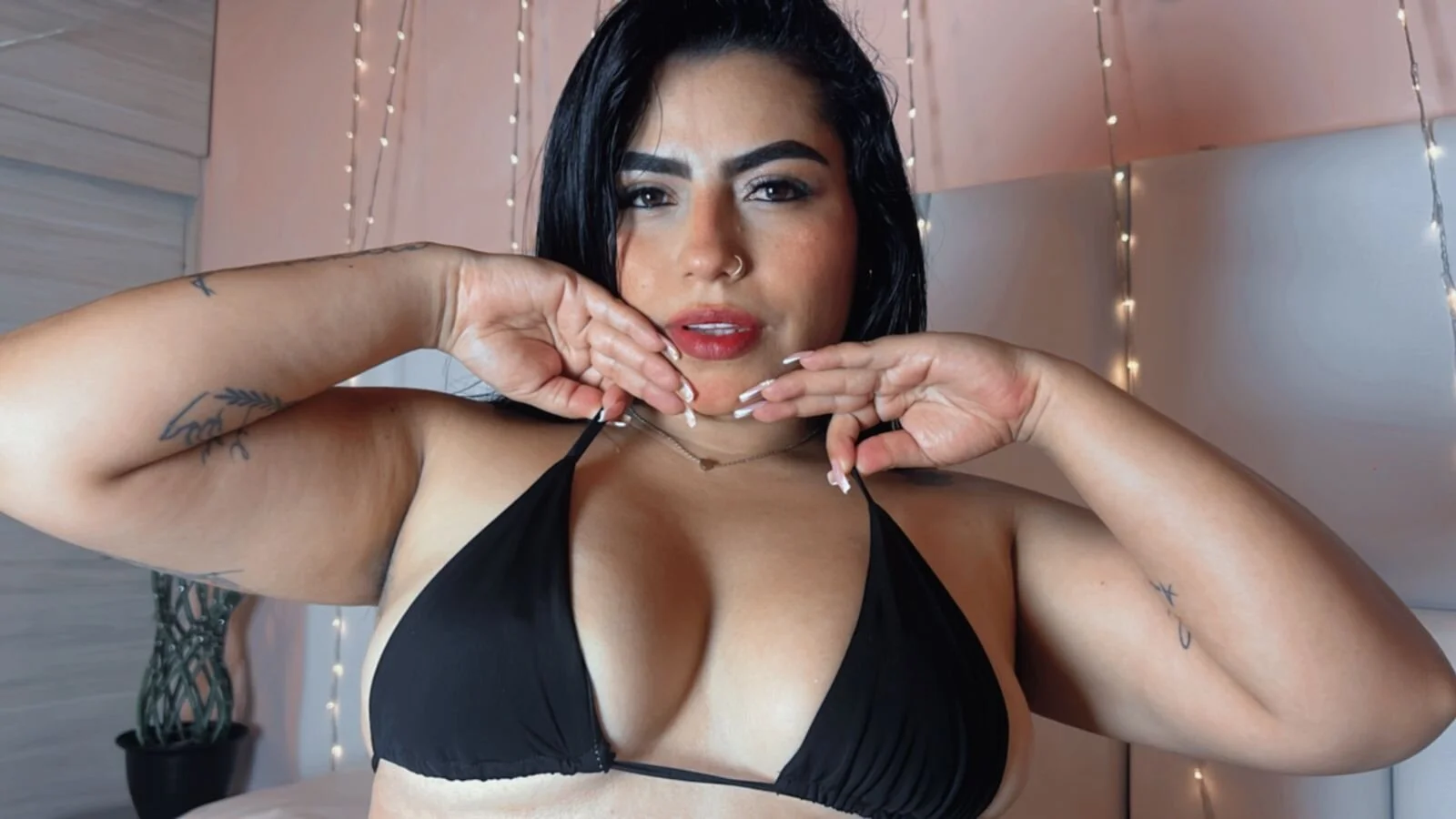 XXX Porn Photo of Nude kiana_cream 396