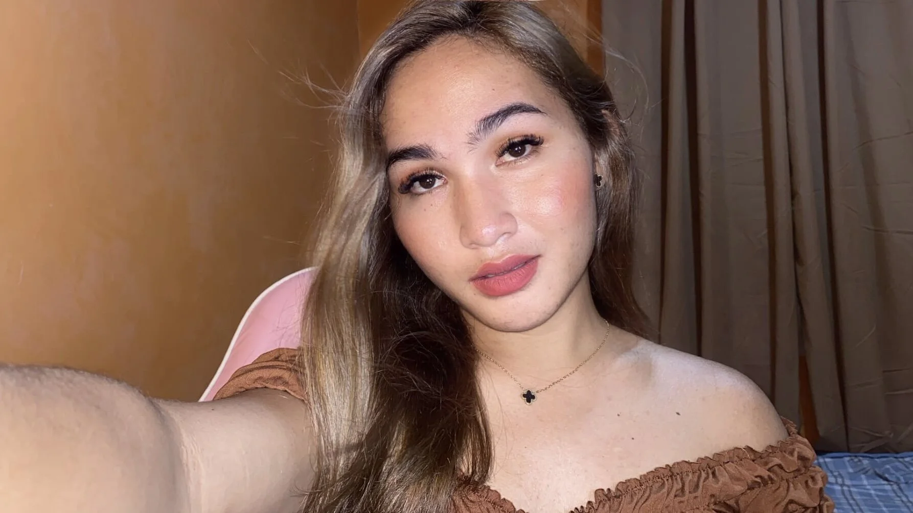 XXX Porn Photo of Nude ur_Katrina69 8