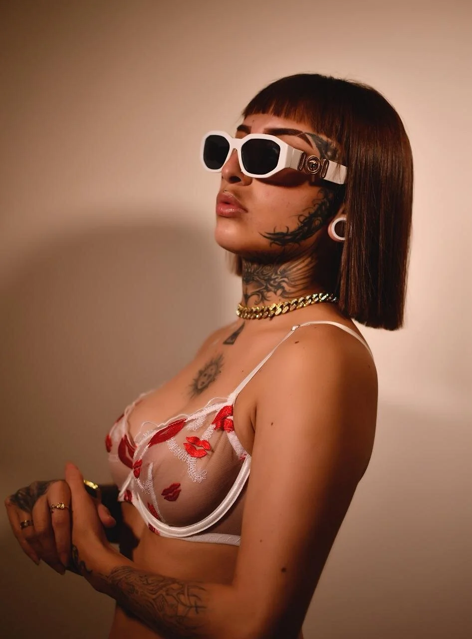 XXX Porn Photo of Nude Gyal_8_ 9