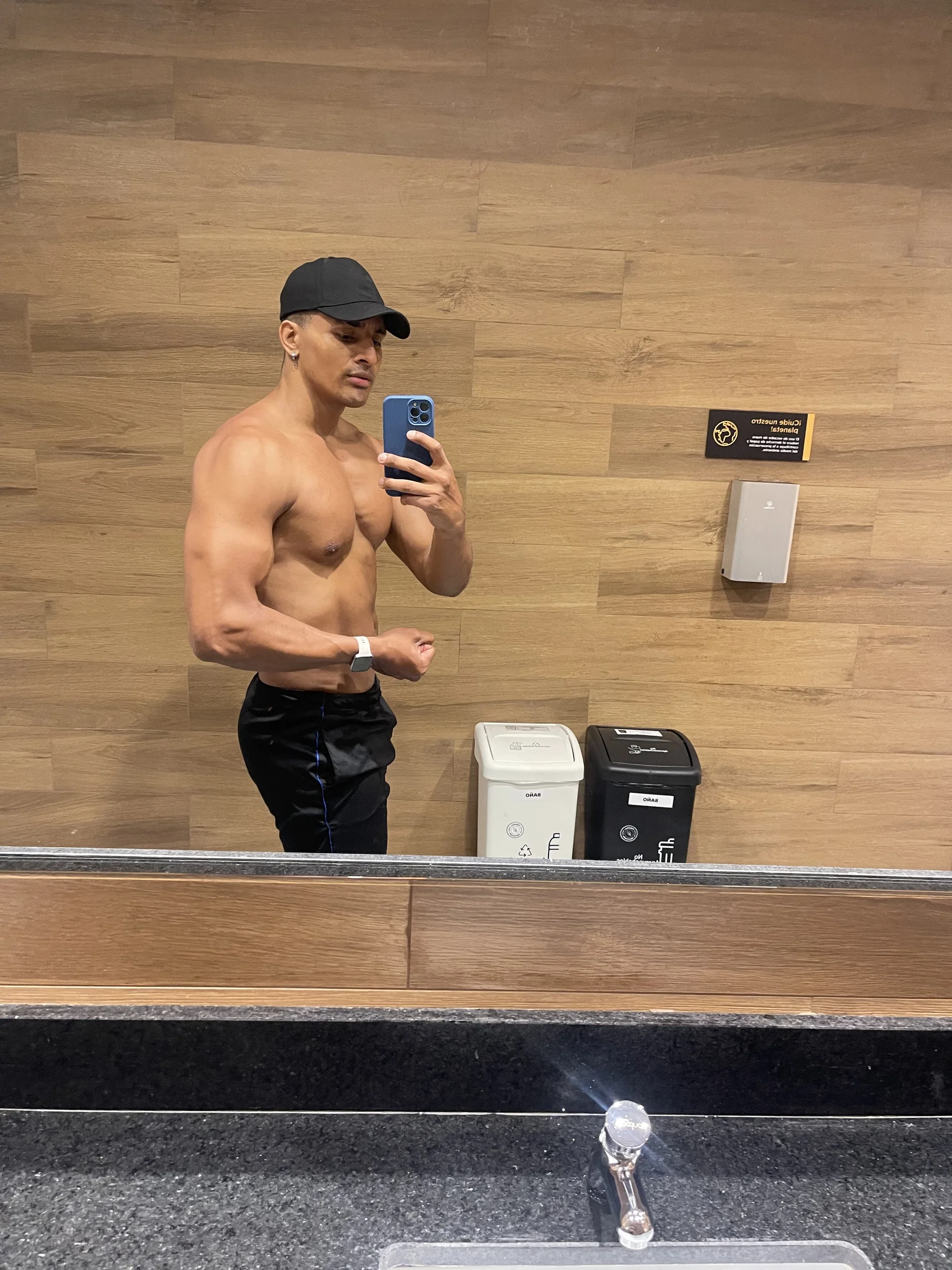 XXX Porn Photo of Nude Smith_Fitness 2