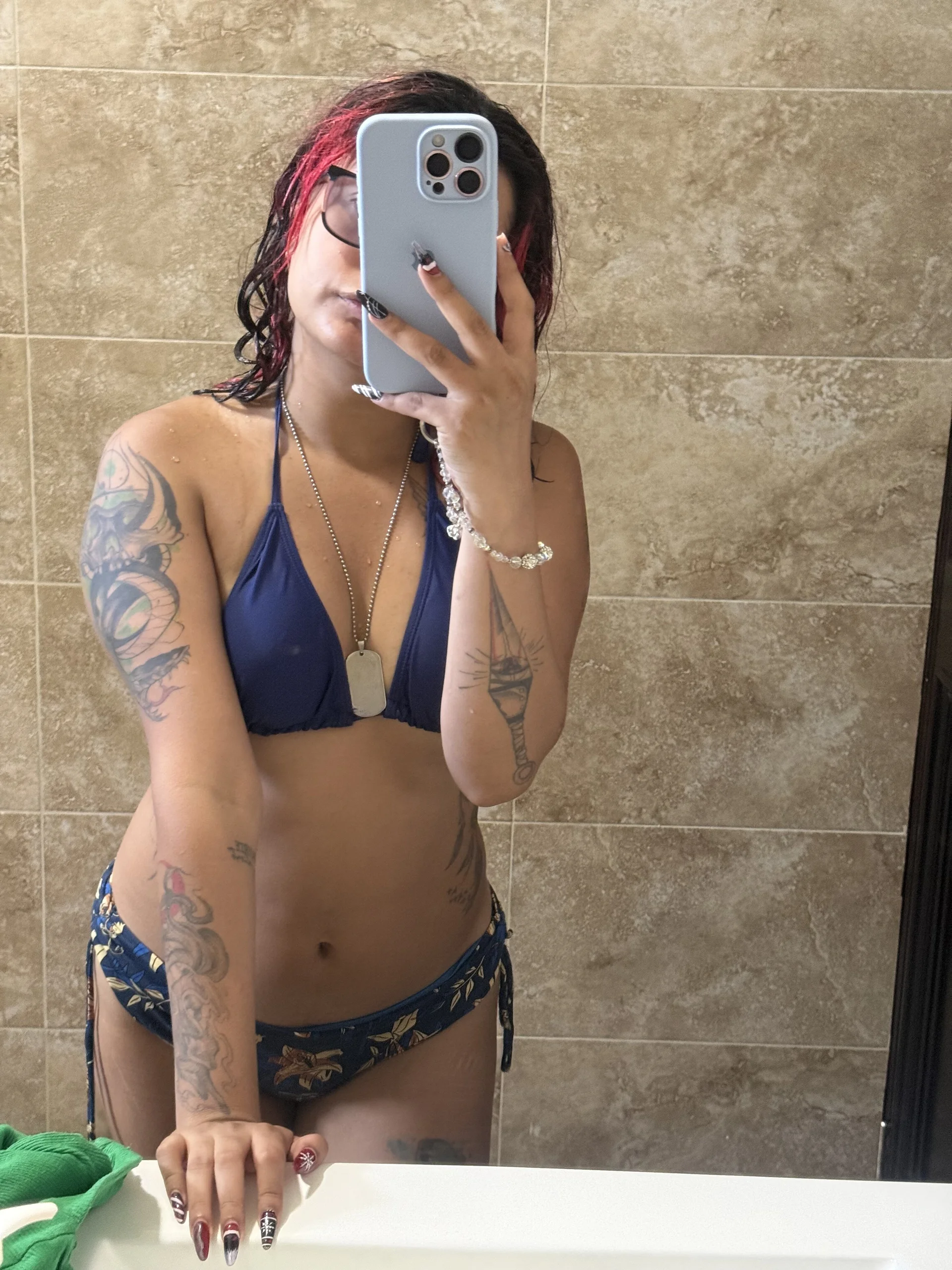 XXX Porn Photo of Nude kristen_tay 102