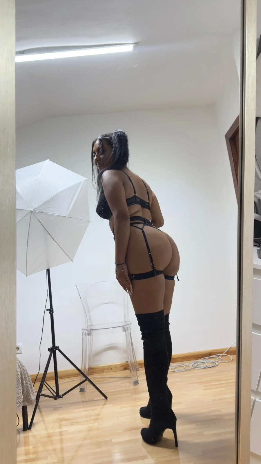 XXX Porn Photo of Nude aishanoirr 4