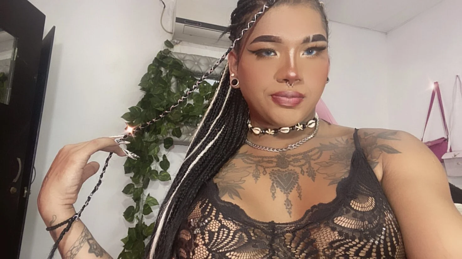 XXX Porn Photo of Nude IsabellBigtitsxx 4