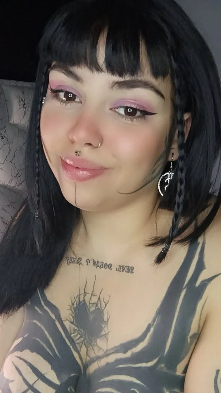 XXX Porn Photo of Nude Marlbolo_Rojo01 21