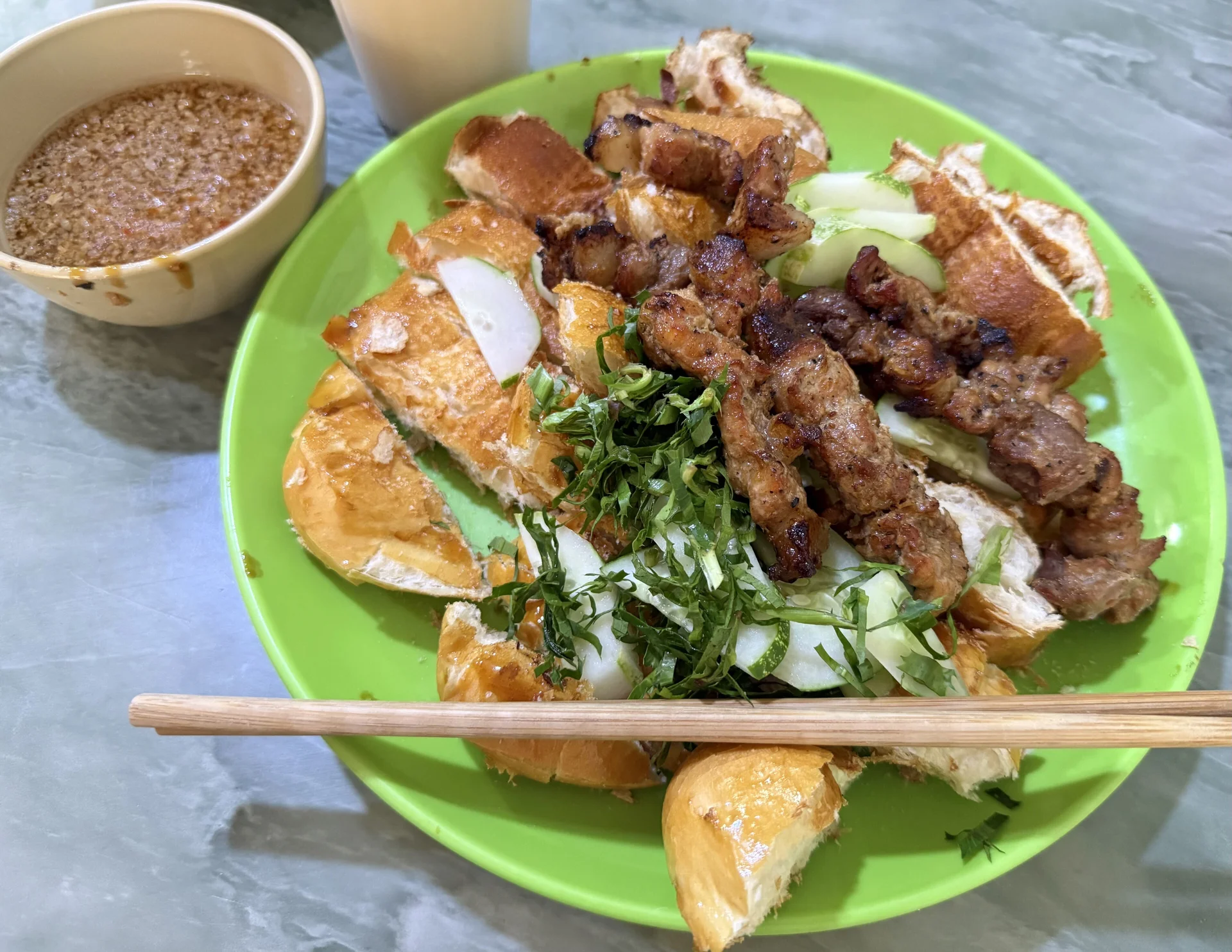 Hari_Bon