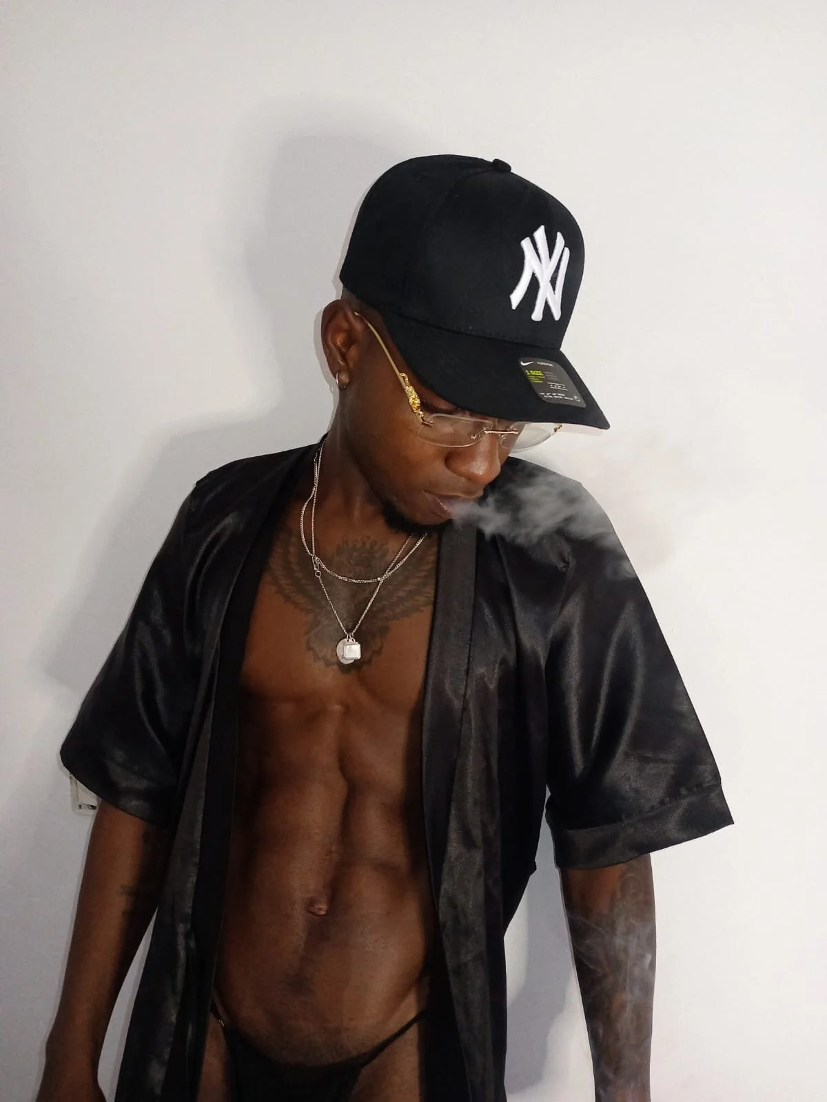 XXX Porn Photo of Nude king__Black 3