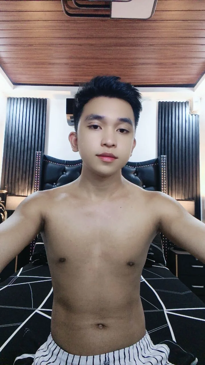 XXX Porn Photo of Nude AsianRoman_Grey 2