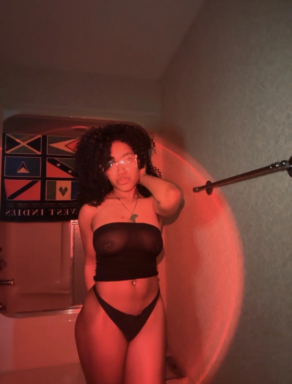 XXX Porn Photo of Nude lifeoftt_19xx 63