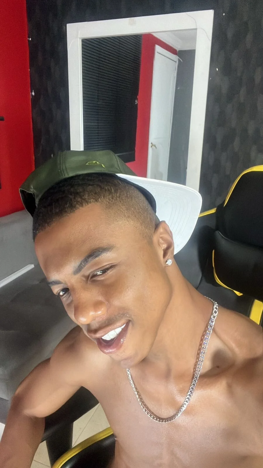 XXX Porn Photo of Nude YeremiBrowm 79