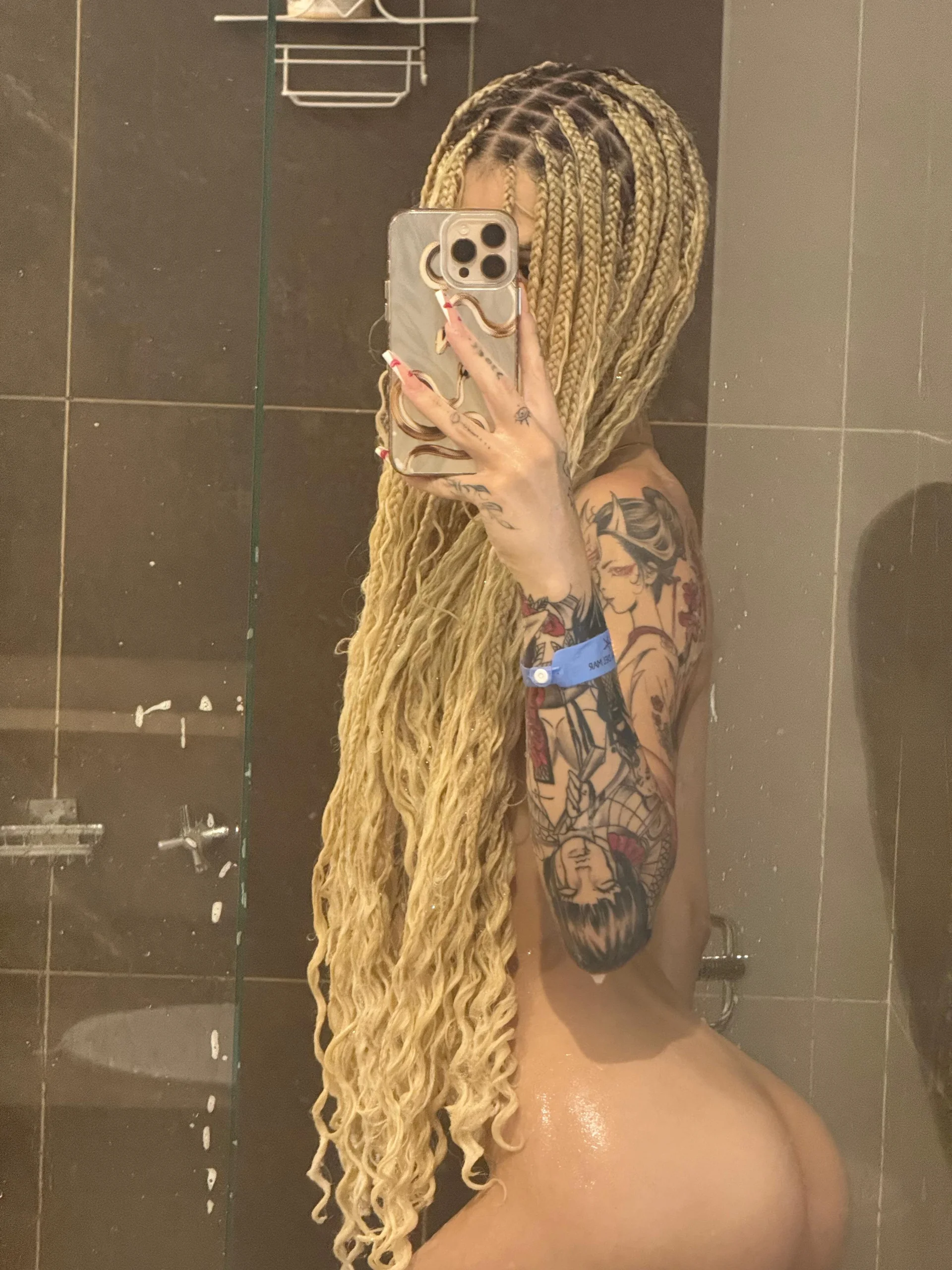 XXX Porn Photo of Nude Courtney_gonet 2