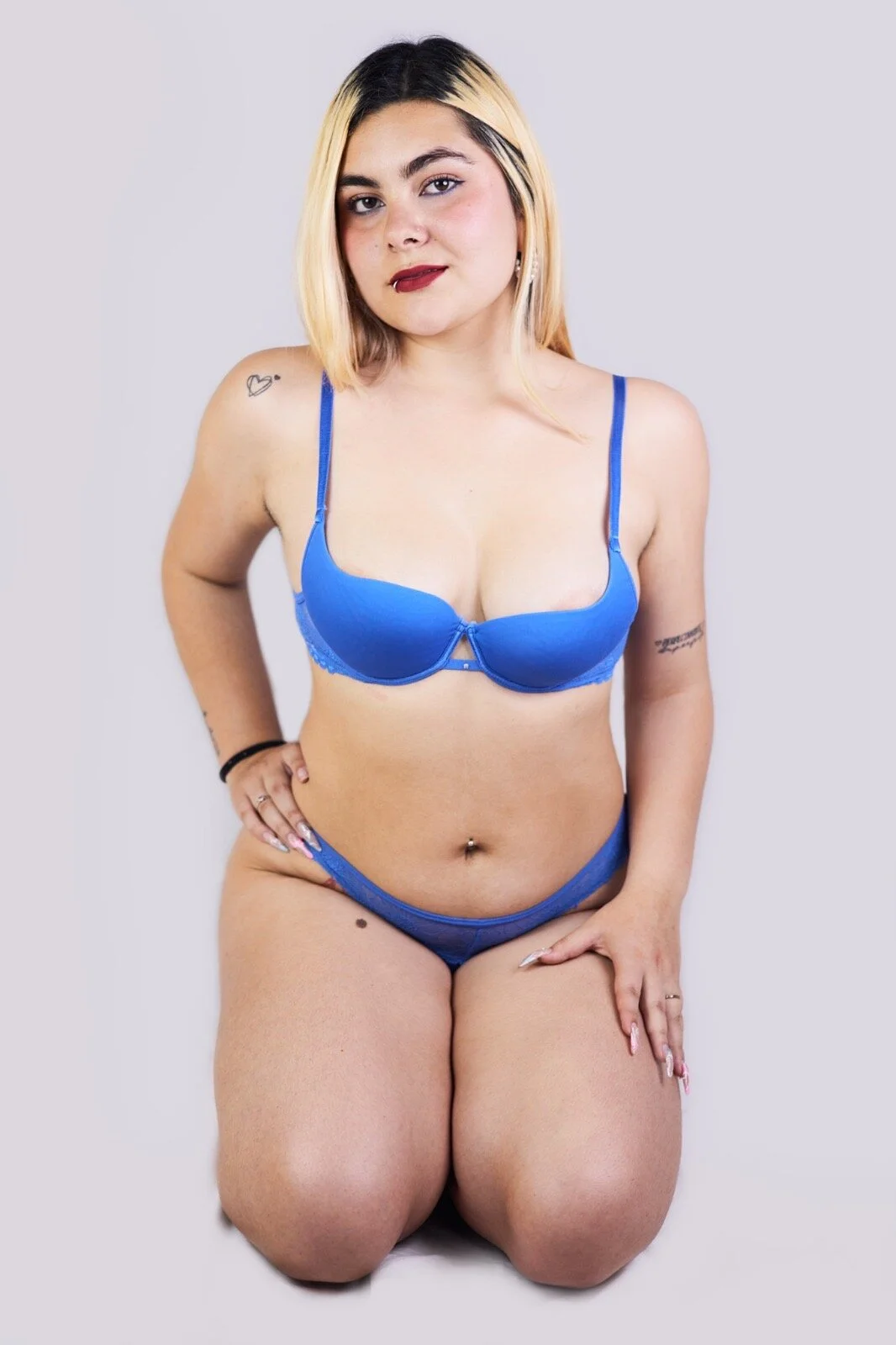 XXX Porn Photo of Nude Pretty_Juls 8