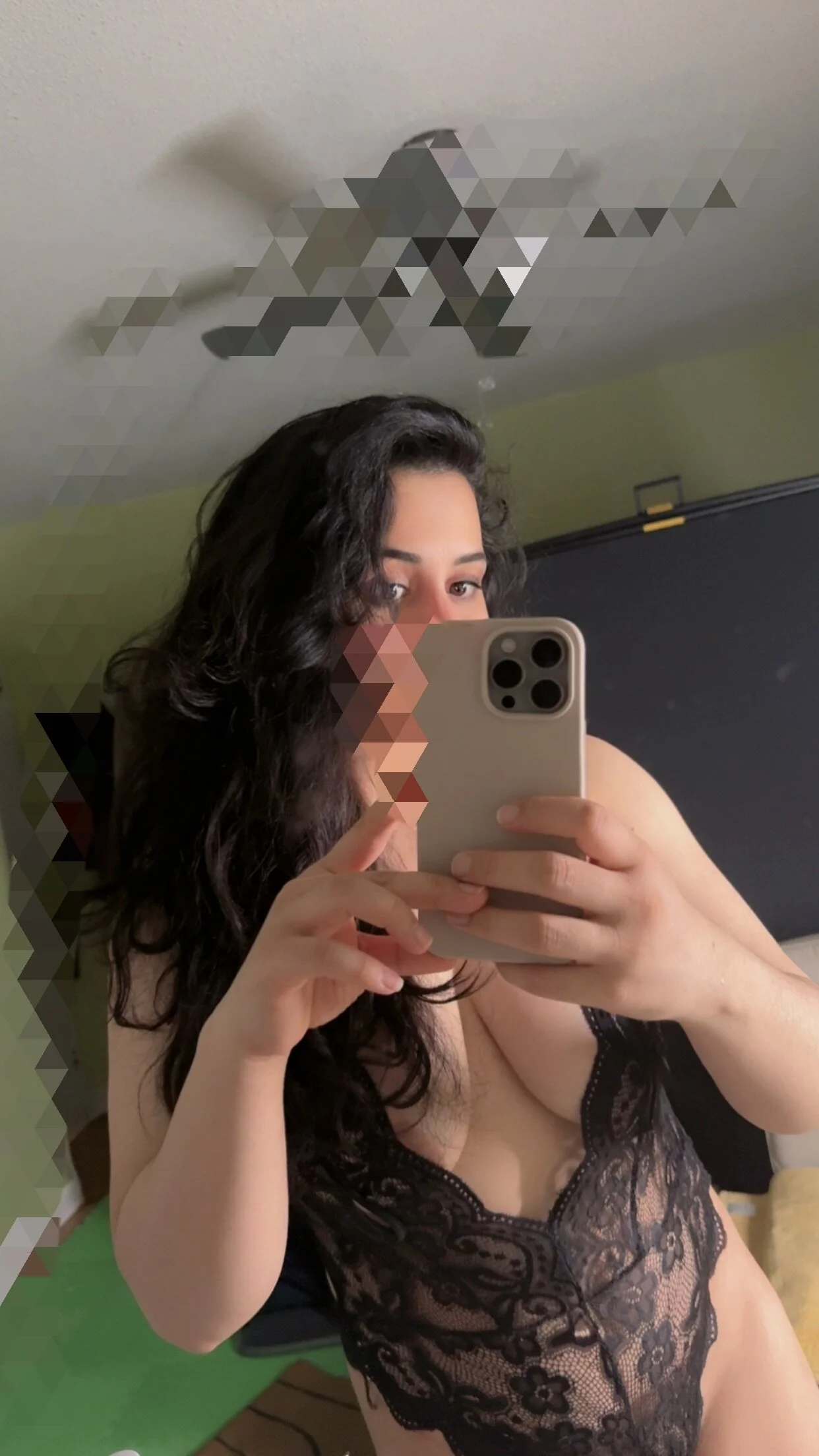 XXX Porn Photo of Nude emalove-xh 1