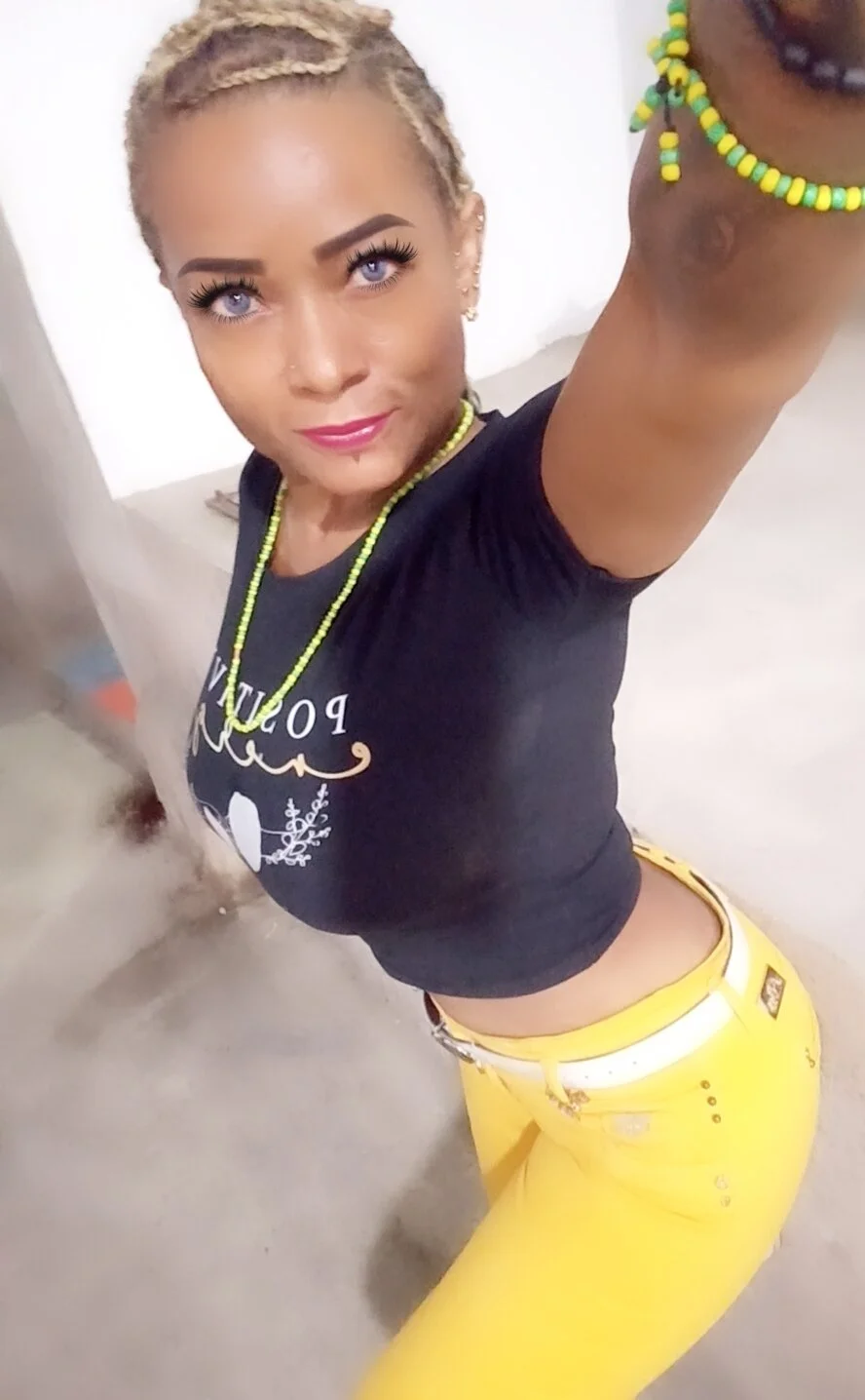 XXX Porn Photo of Nude gatadeojosclaros 3