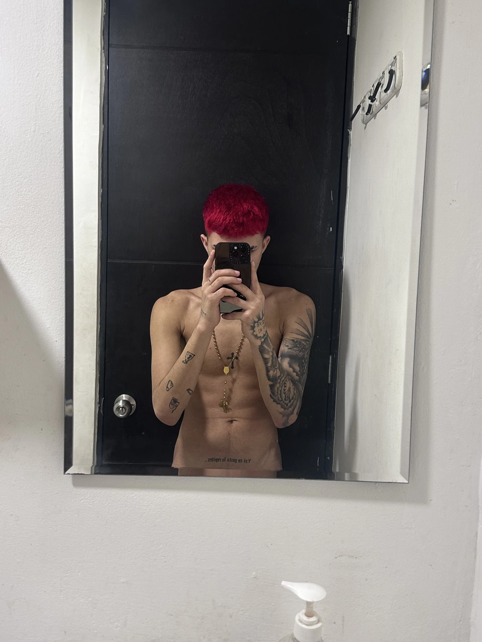 XXX Porn Photo of Nude huge_Santiago 17