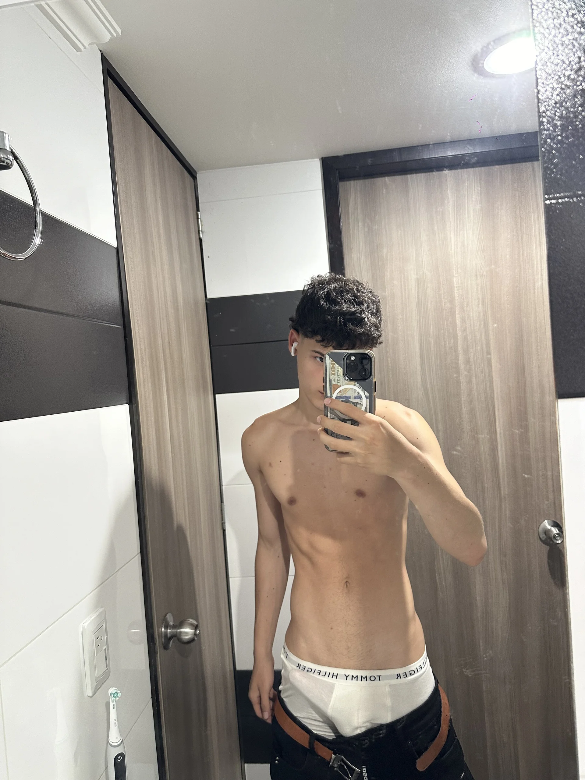XXX Porn Photo of Nude Max_cortes1 5