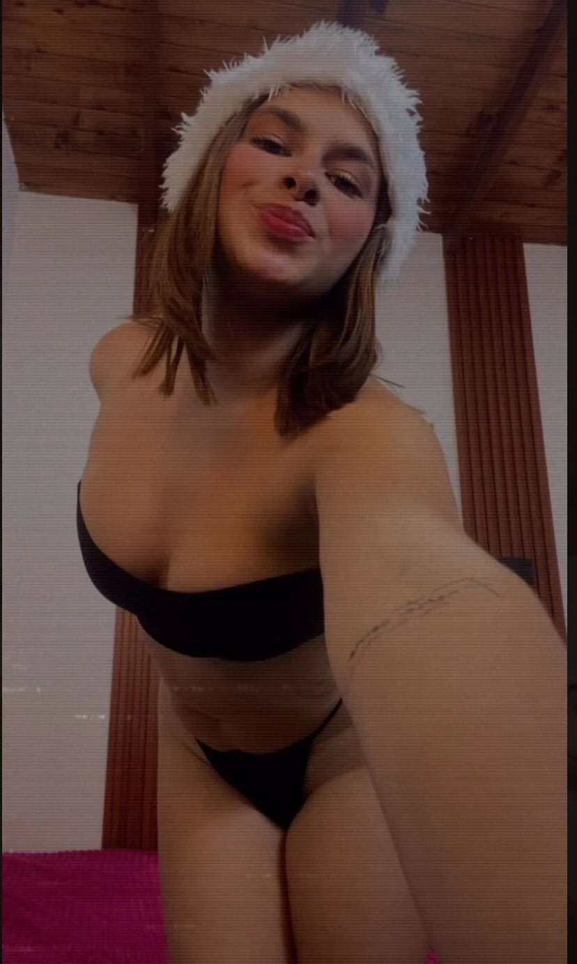 XXX Porn Photo of Nude AliceHill8 4