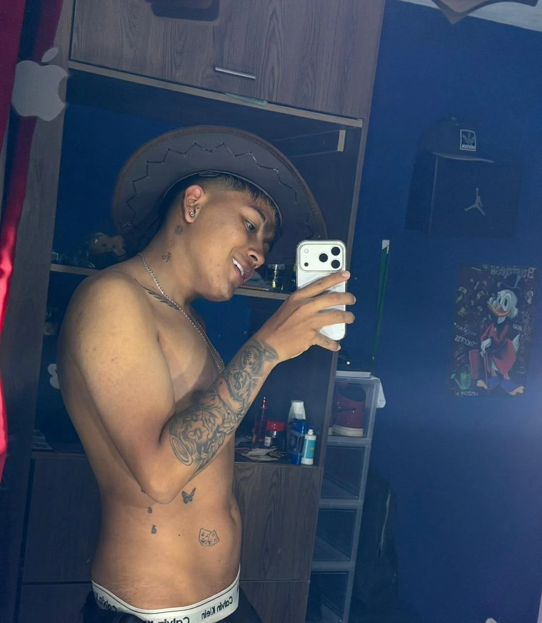 XXX Porn Photo of Nude lyan_C 4