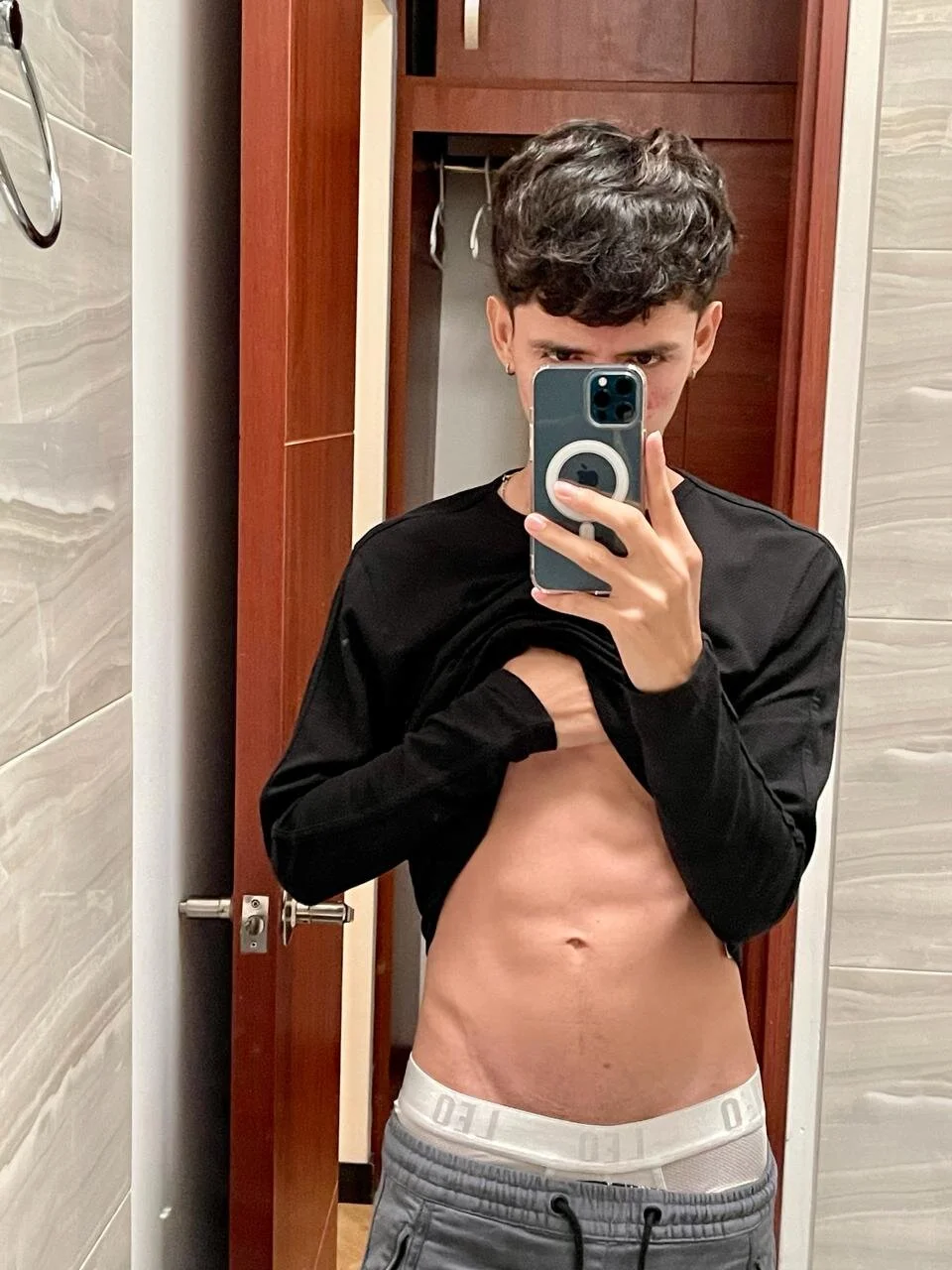 XXX Porn Photo of Nude badboy_one_ 3