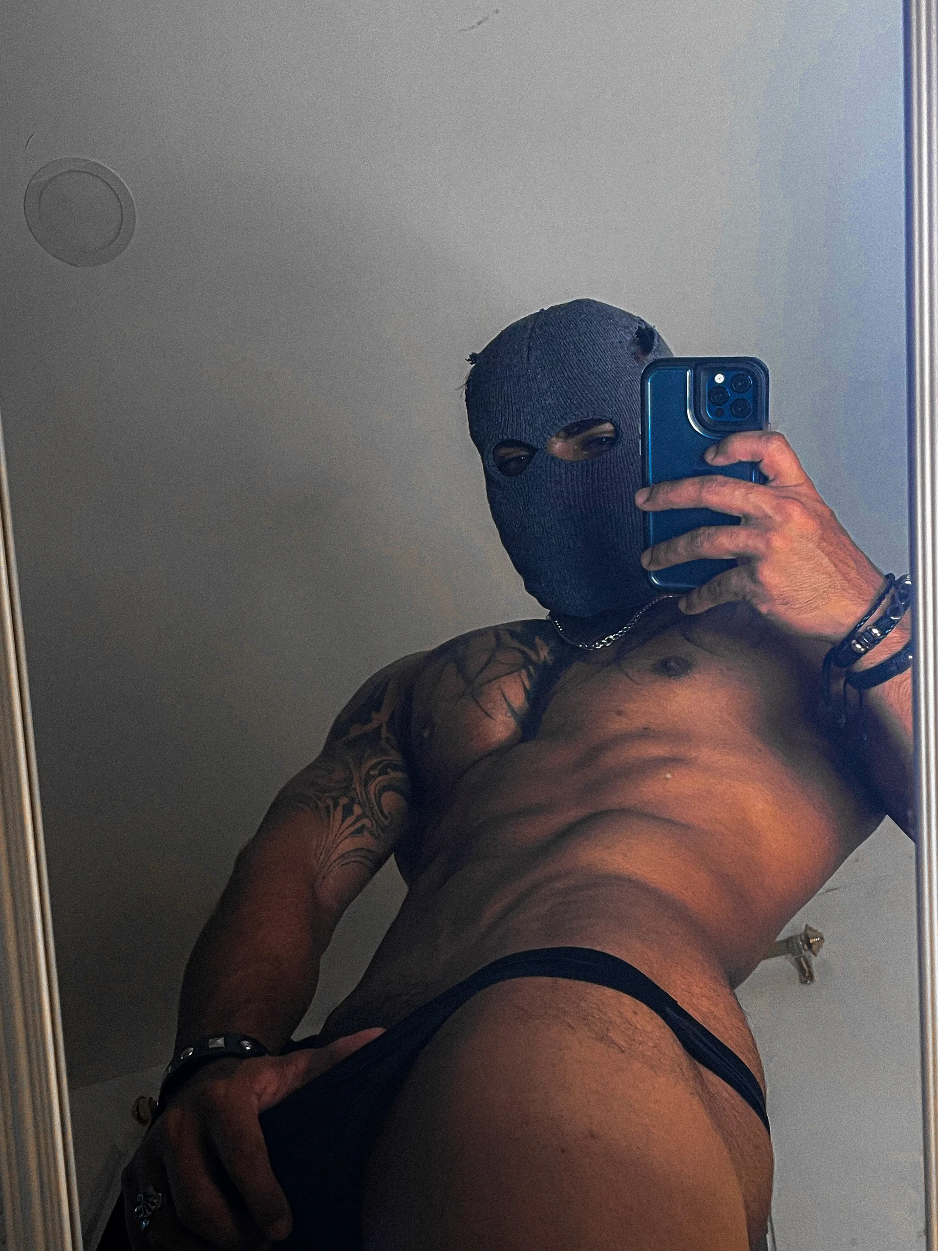 XXX Porn Photo of Nude Young_laroi 46