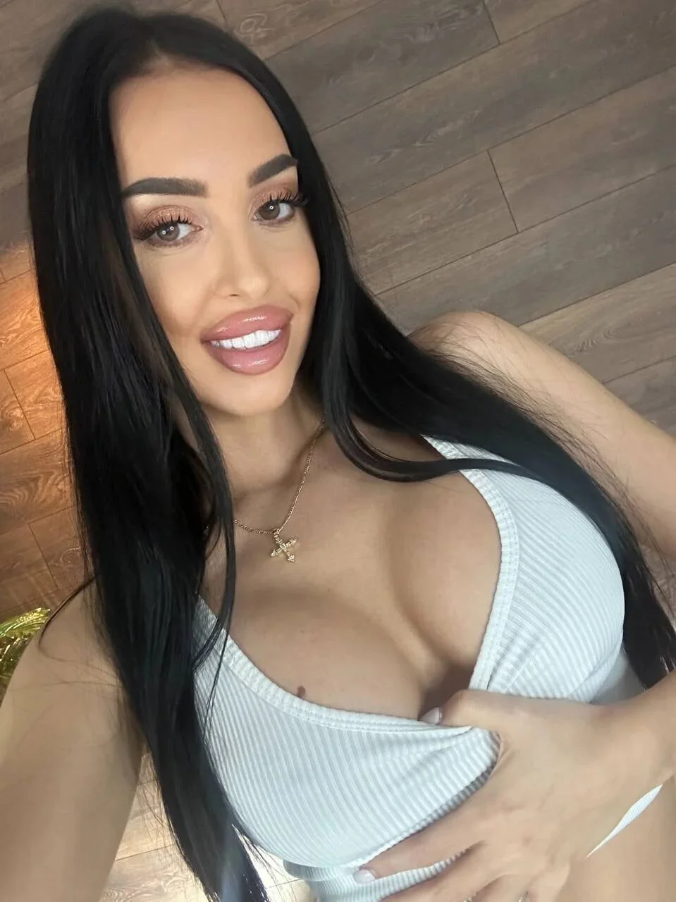 XXX Porn Photo of Nude KairaAndrews 15