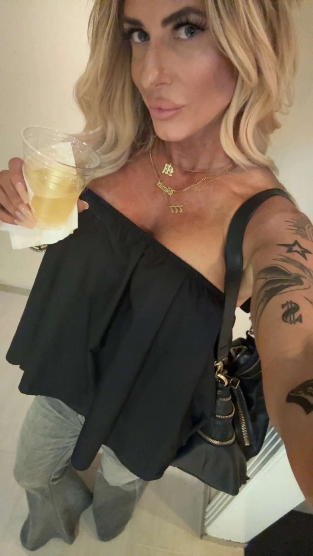 XXX Porn Photo of Nude blondiluvsanal 3