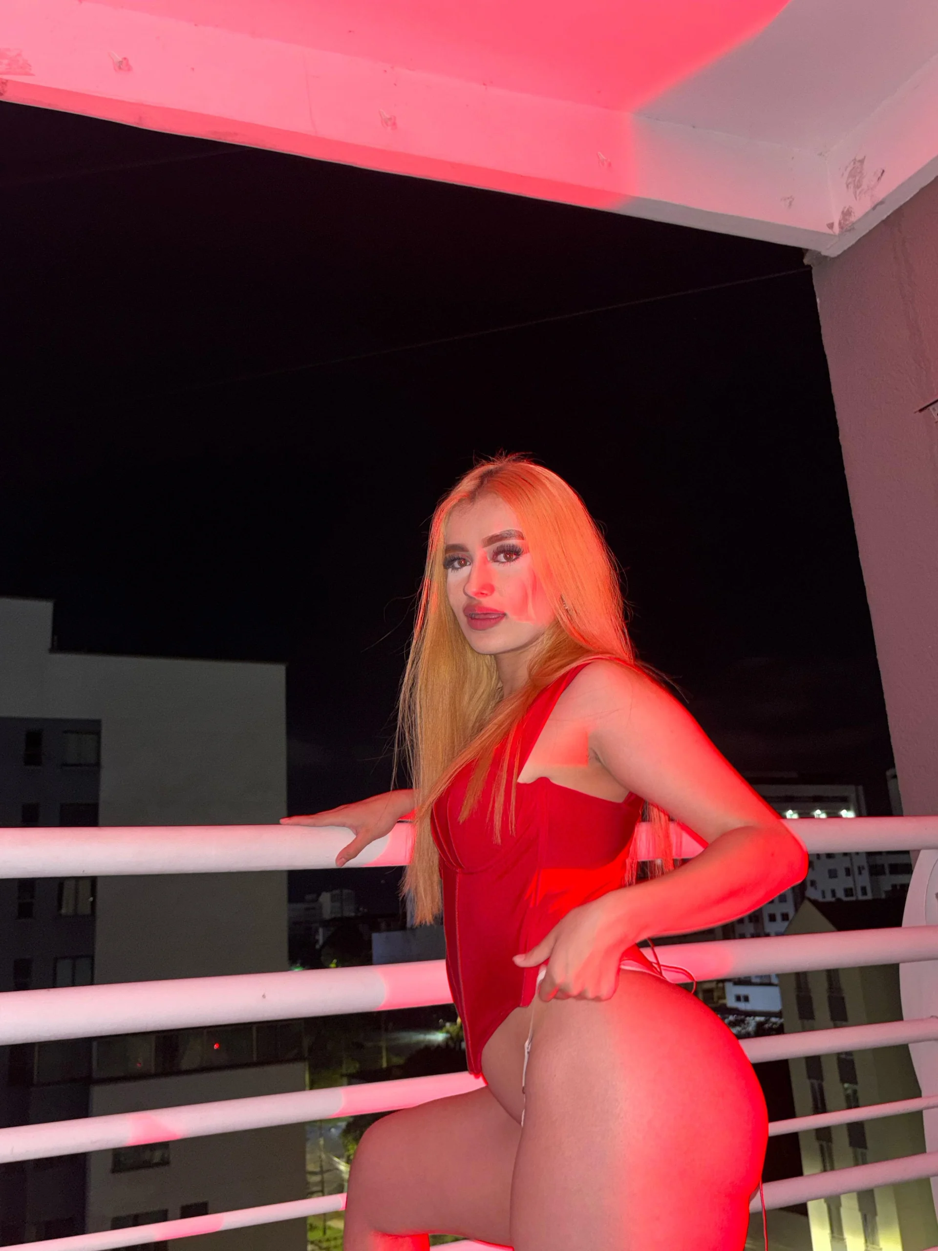 SalomeLarzon