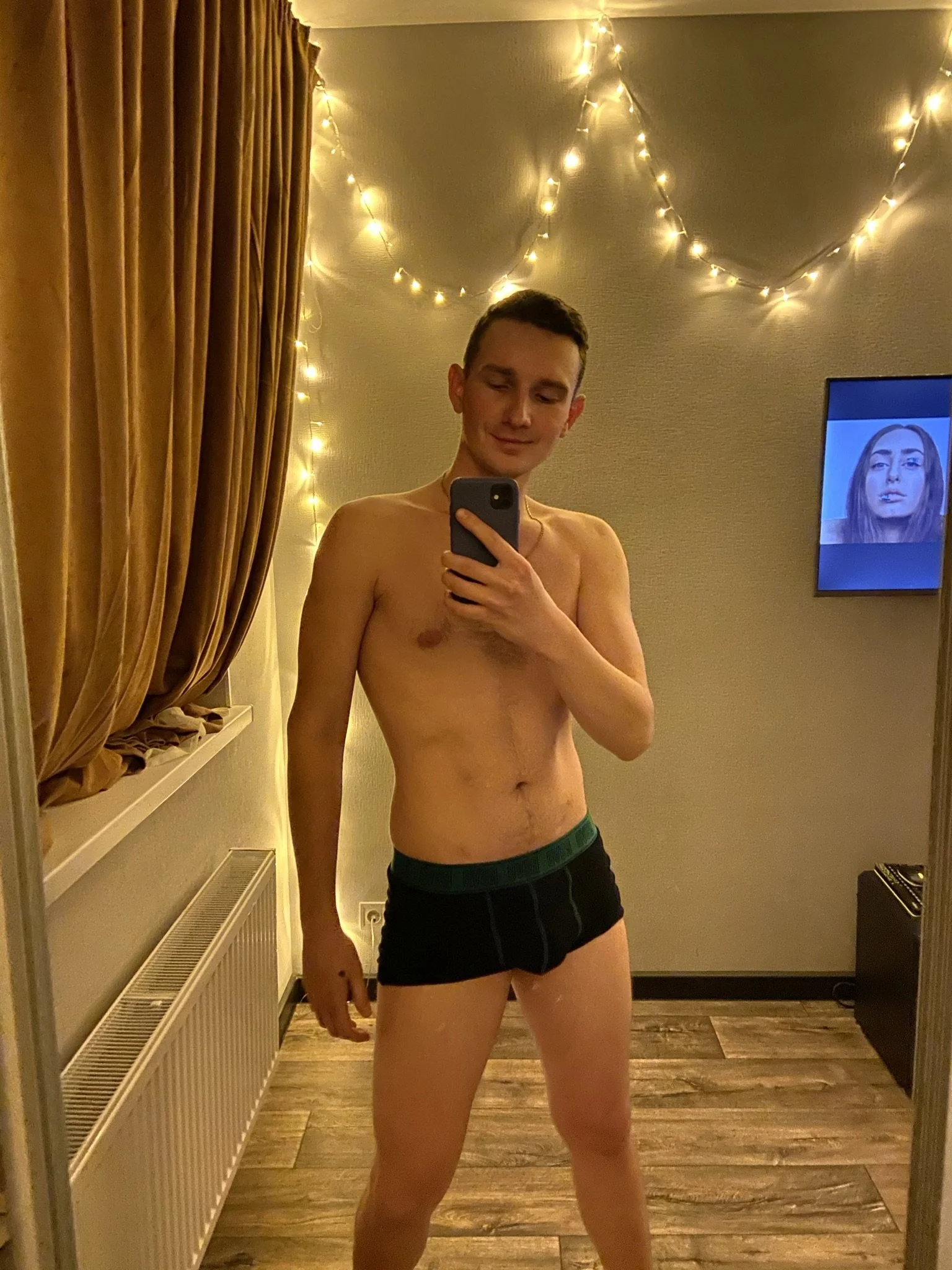 XXX Porn Photo of Nude hootsuun 10