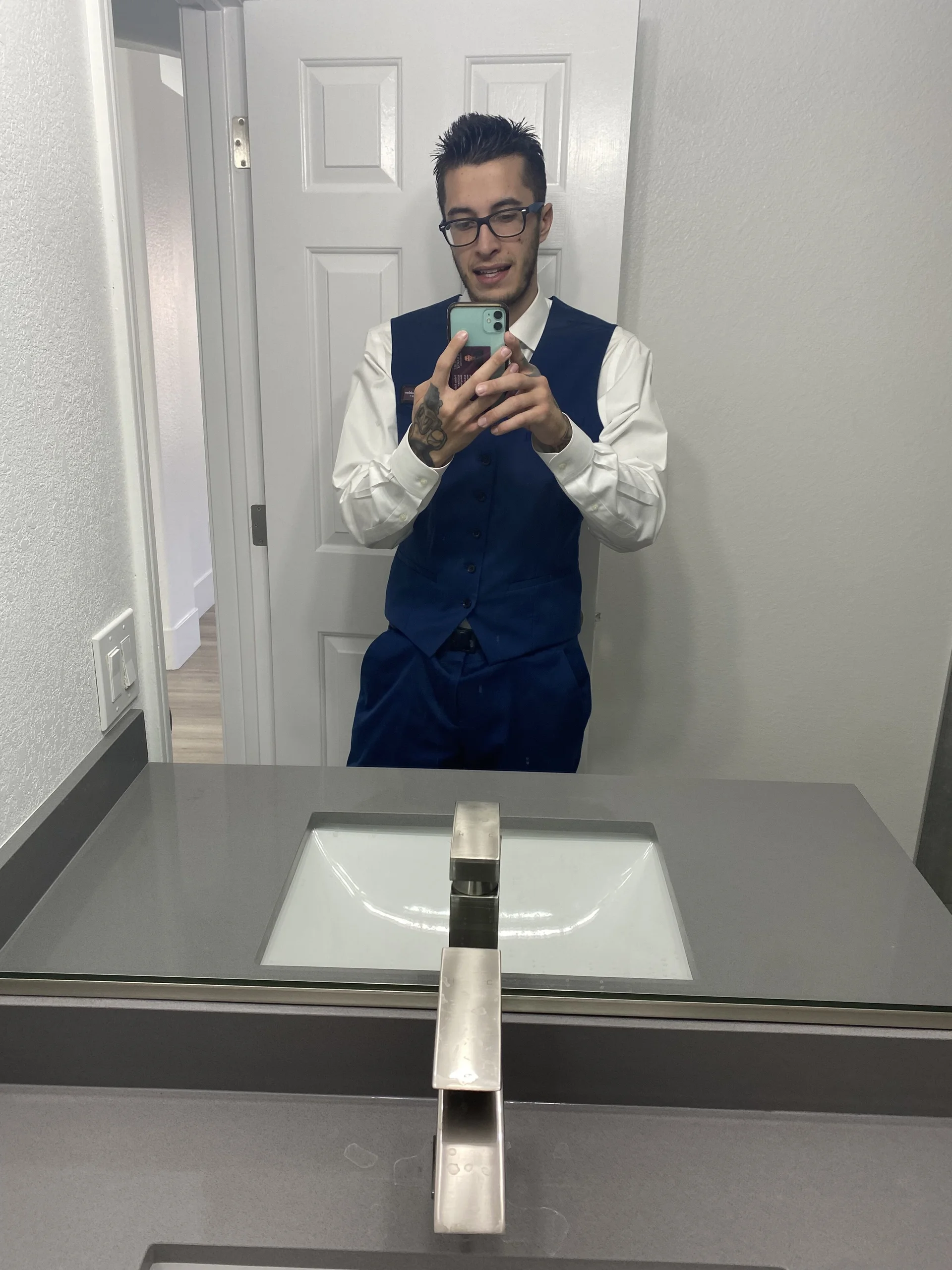 XXX Porn Photo of Nude JuicyJoshy 123