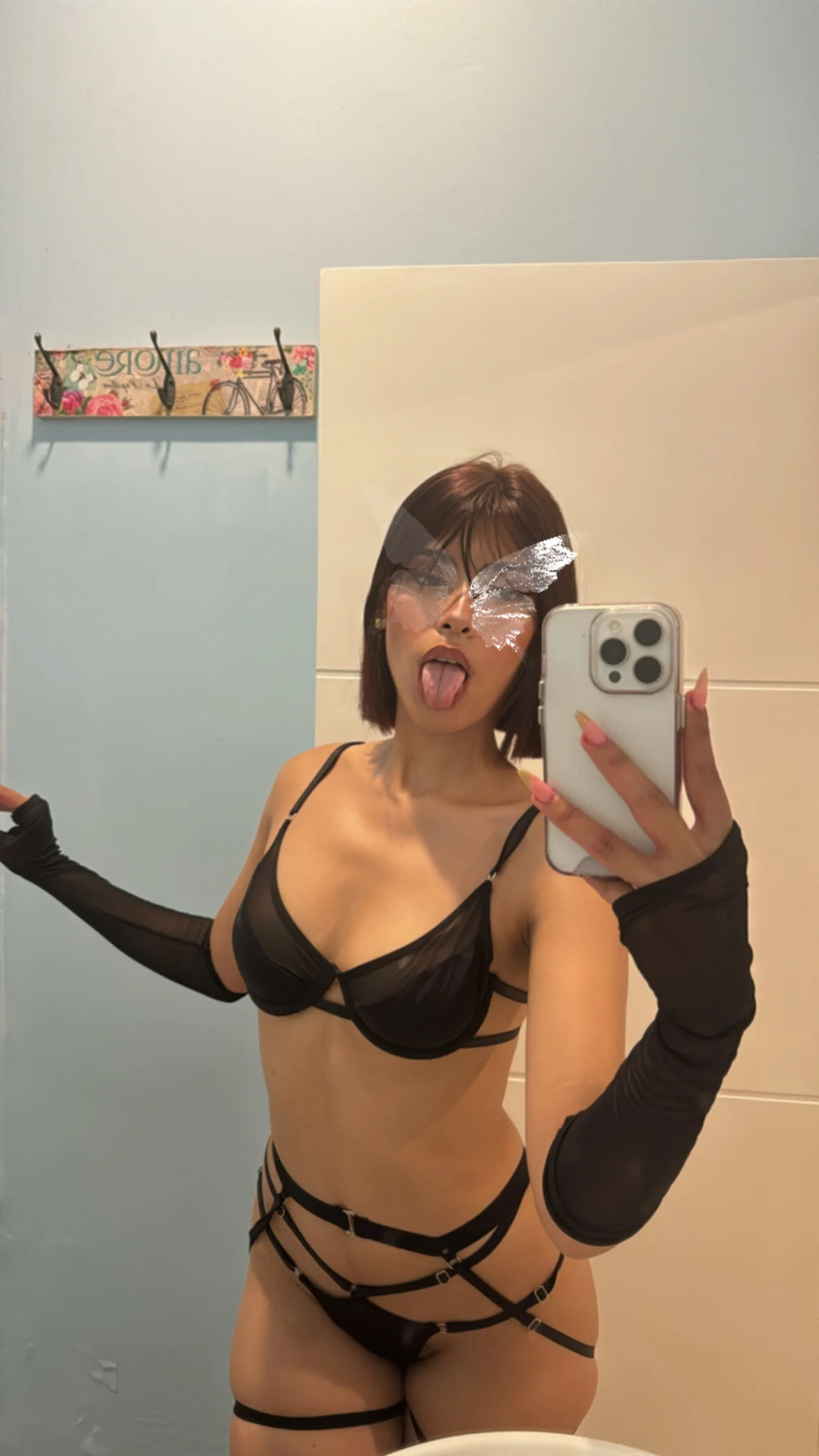 XXX Porn Photo of Nude oxiris_1 5
