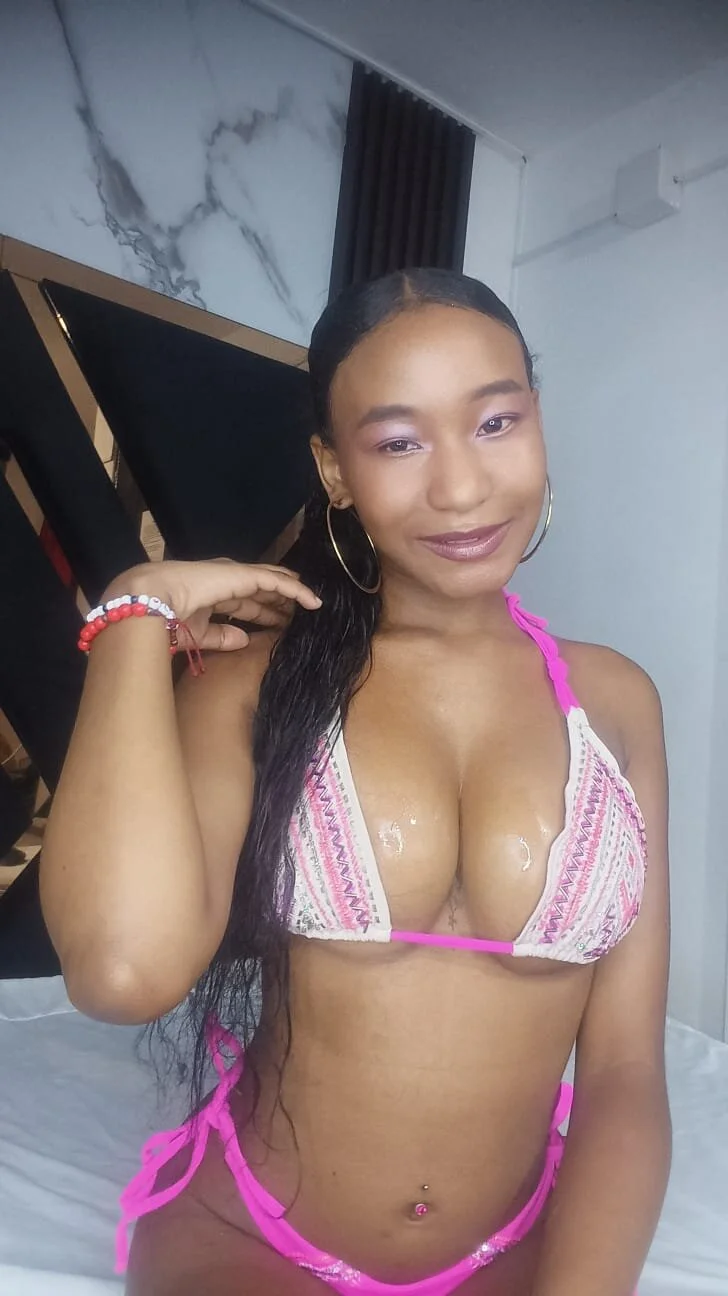 XXX Porn Photo of Nude litte_ebonyx 39