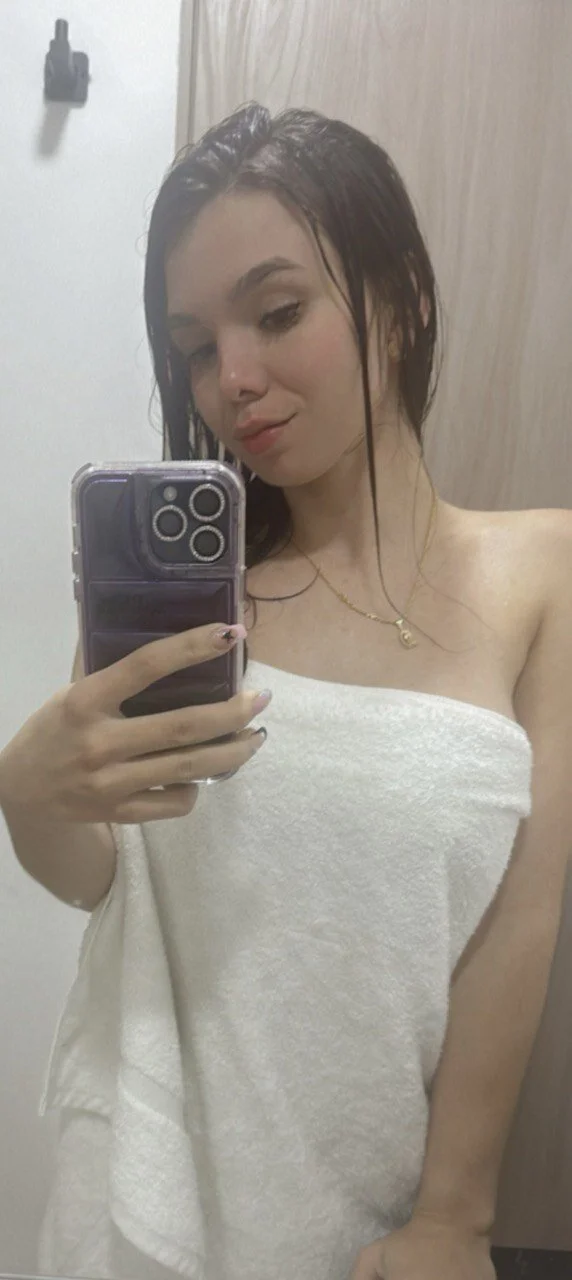 XXX Porn Photo of Nude isabella_gomez11 31