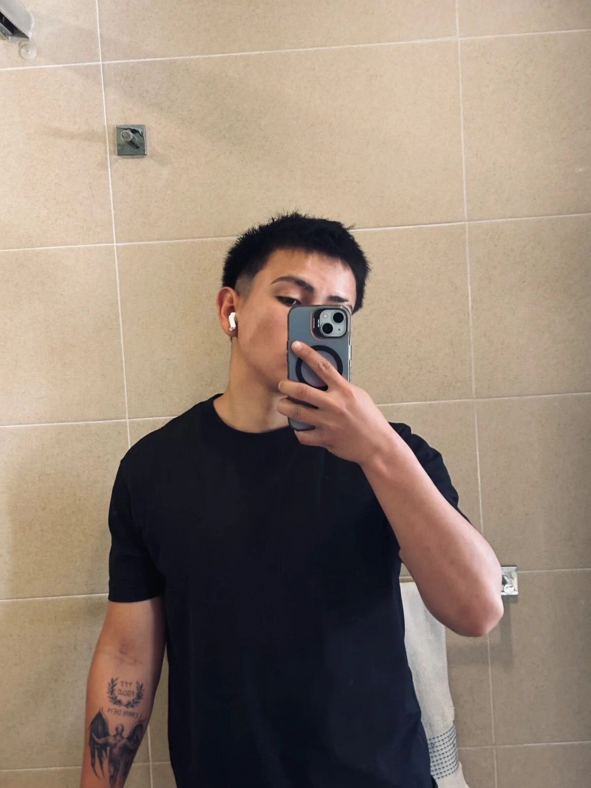 XXX Porn Photo of Nude Santiagomg_ 3