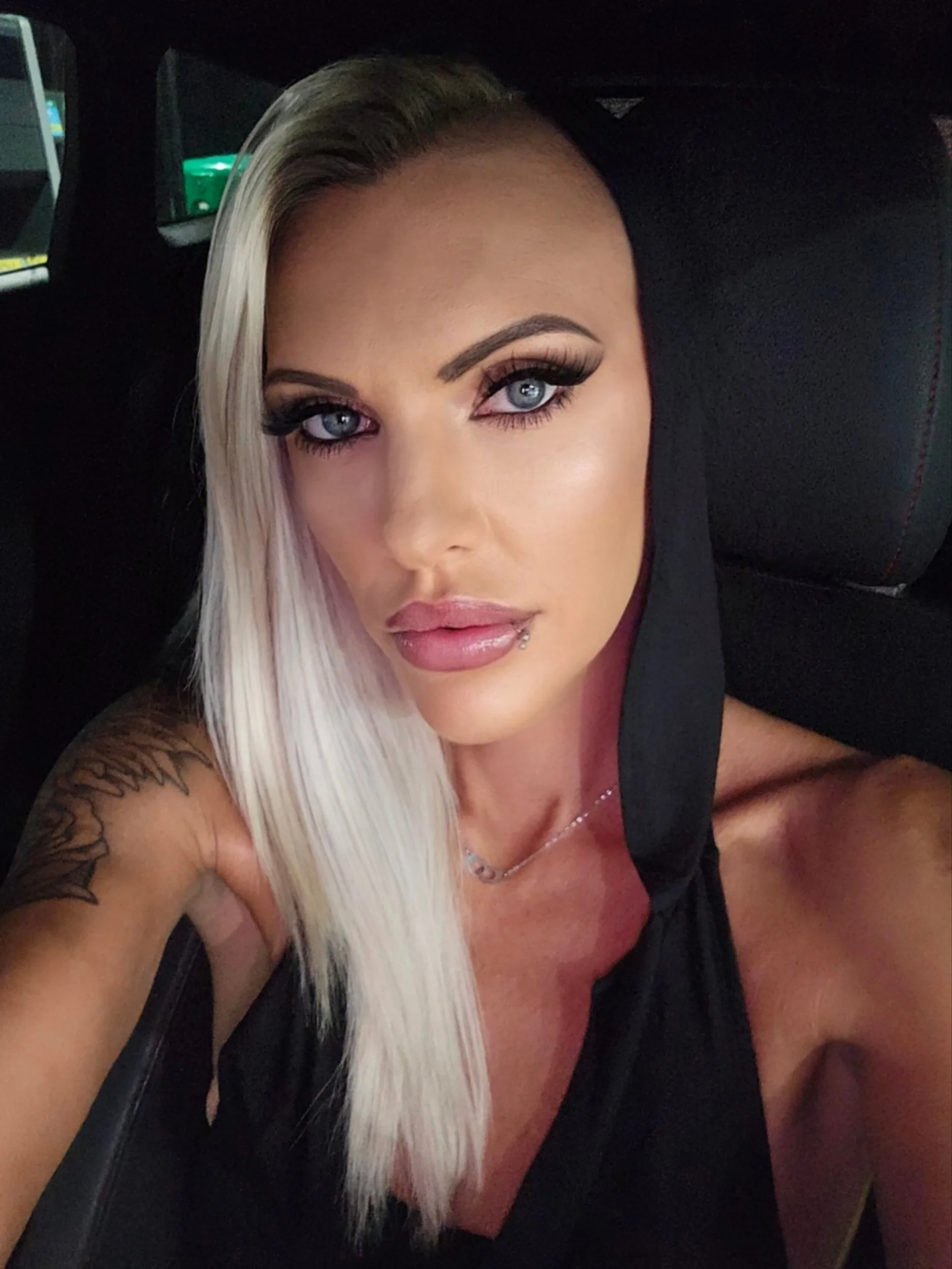 XXX Porn Photo of Nude UK_Tall_Barbie_Slut 33