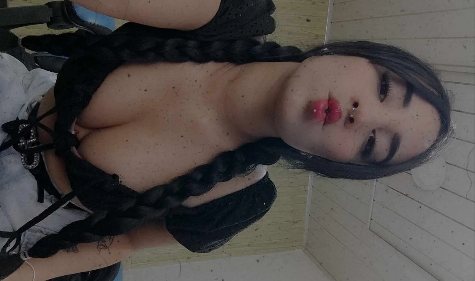 XXX Porn Photo of Nude karolyne_babee 2