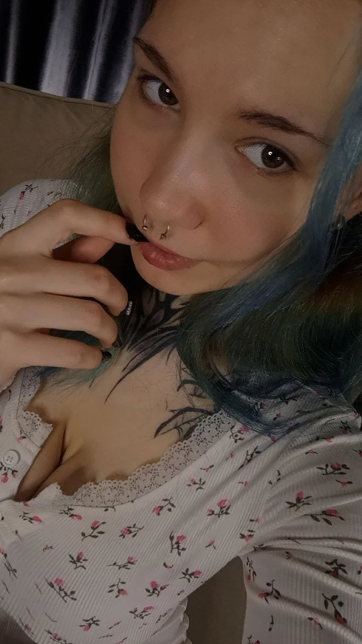 XXX Porn Photo of Nude RenVeyra 20